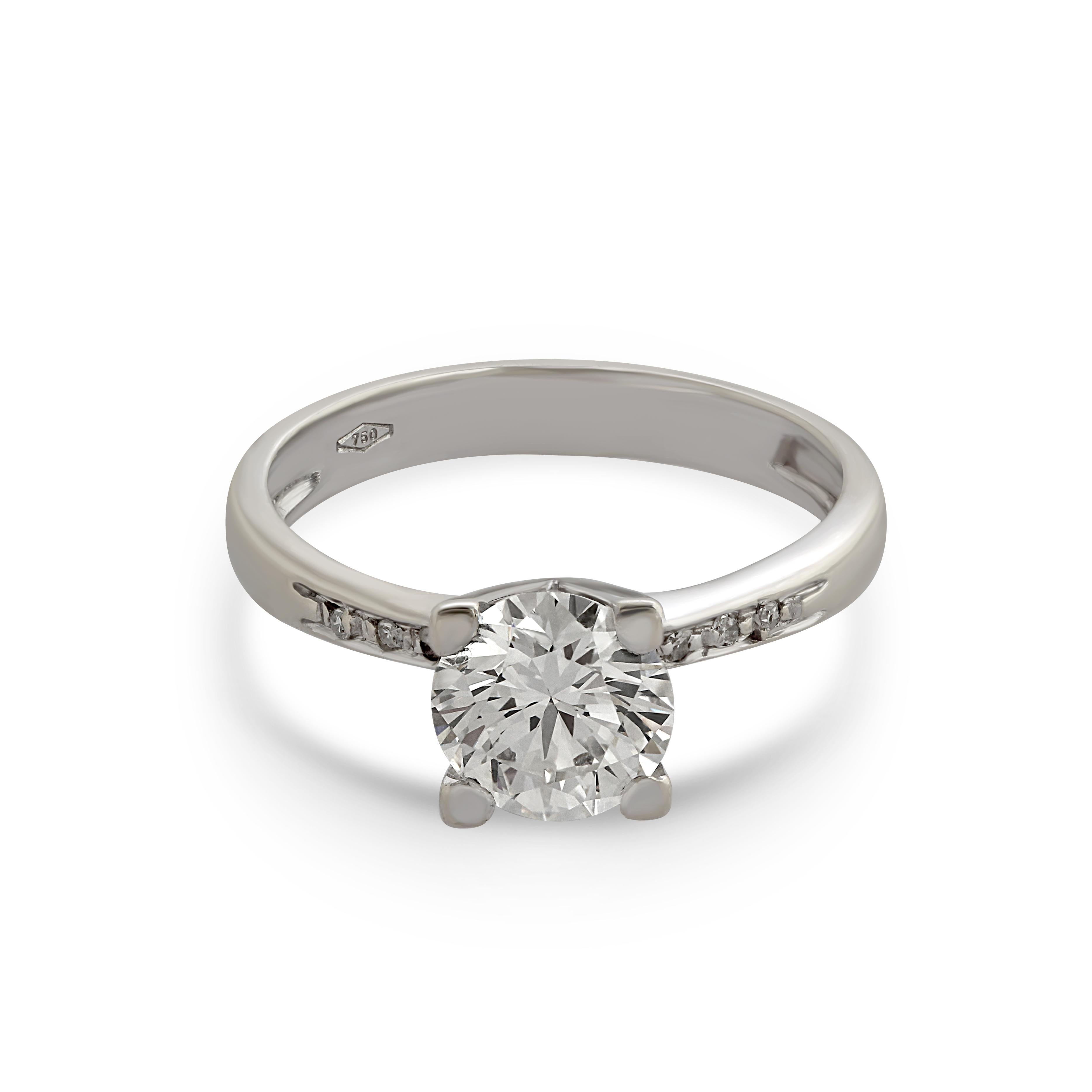 Round Cut 1.70 Carat Diamond Engagement Ring in White Gold  For Sale