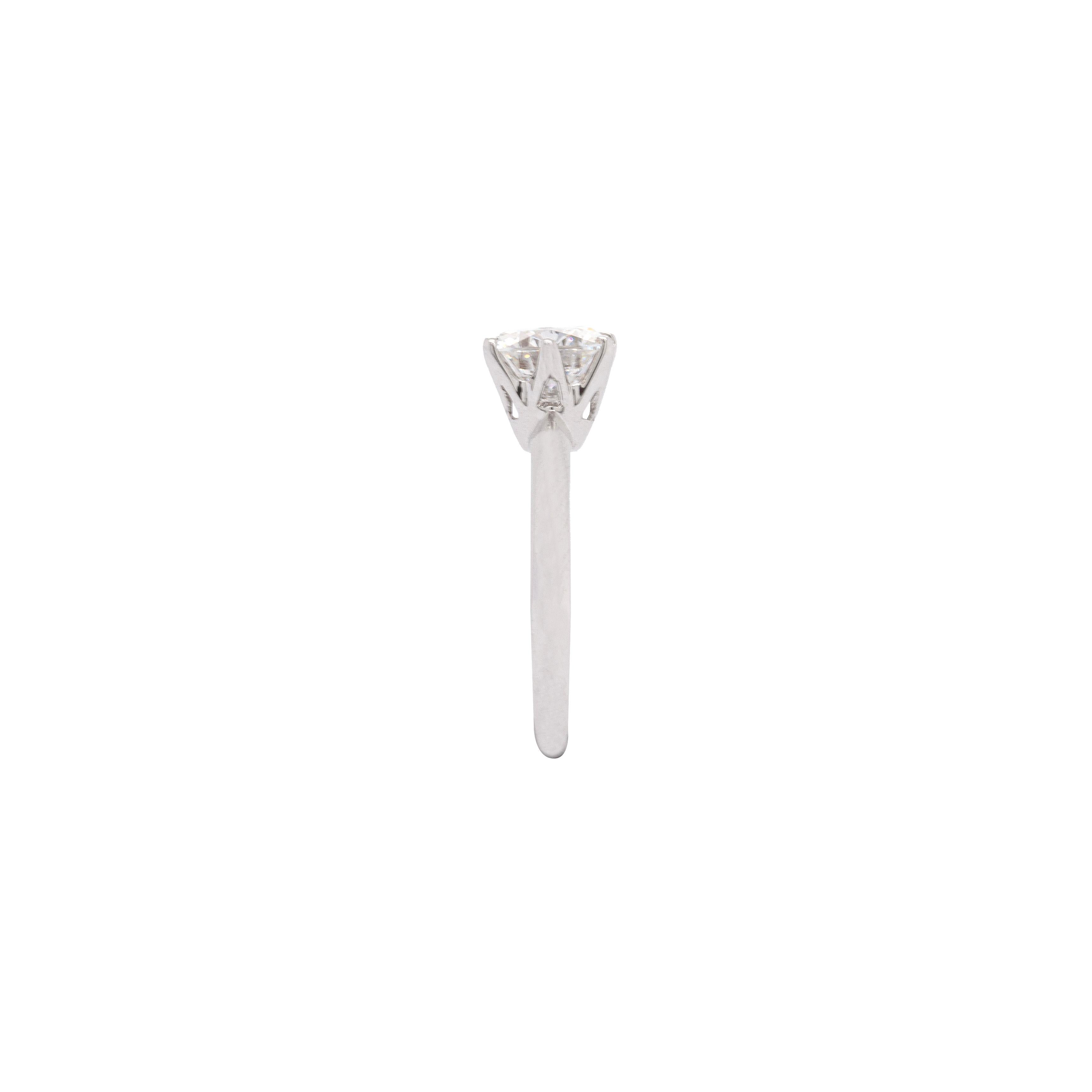 1,70 Karat Diamant Solitär-Ring aus 18 Karat Weißgold (Moderne) im Angebot