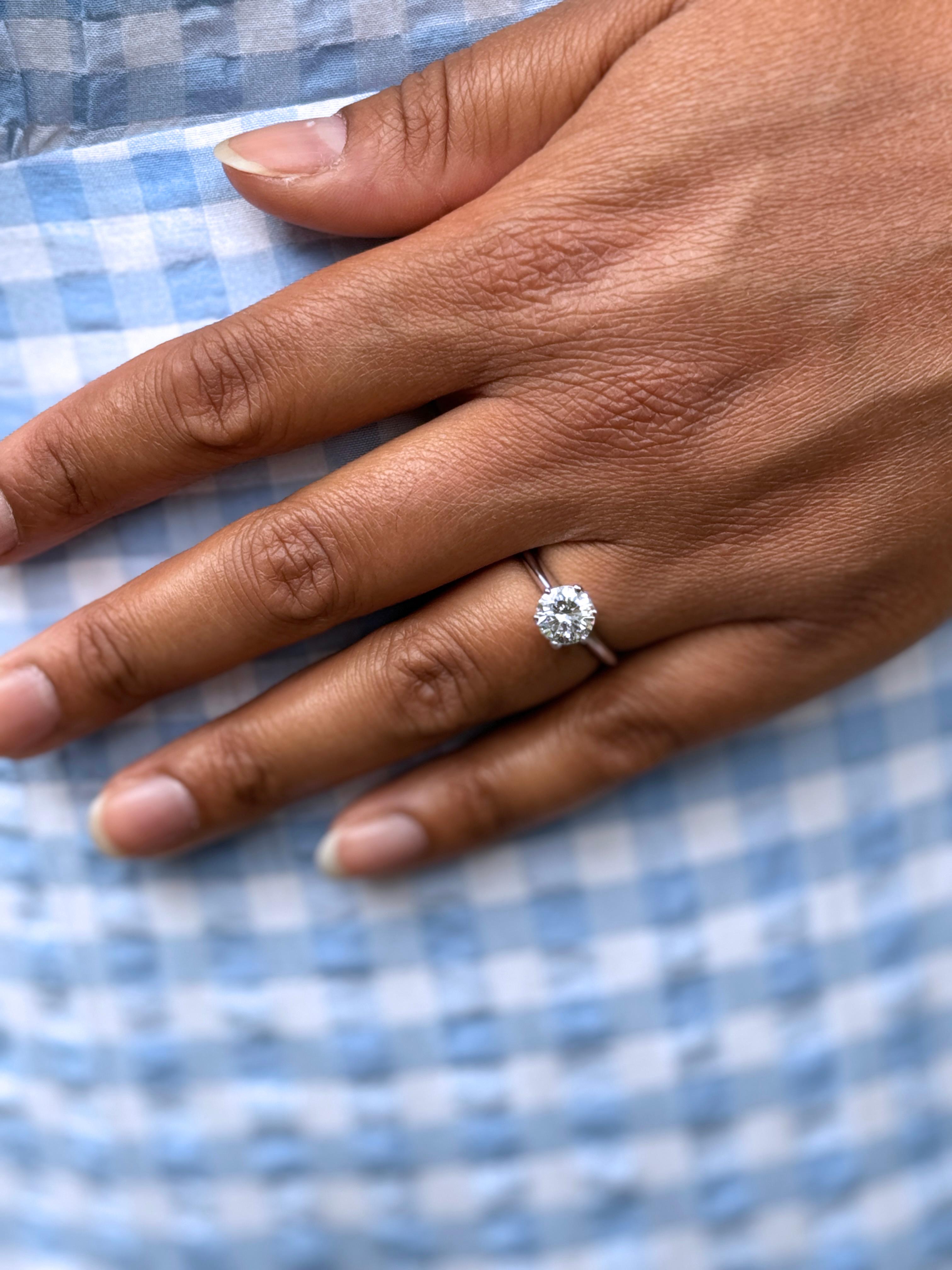 1,70 Karat Diamant Solitär-Ring aus 18 Karat Weißgold im Angebot 2