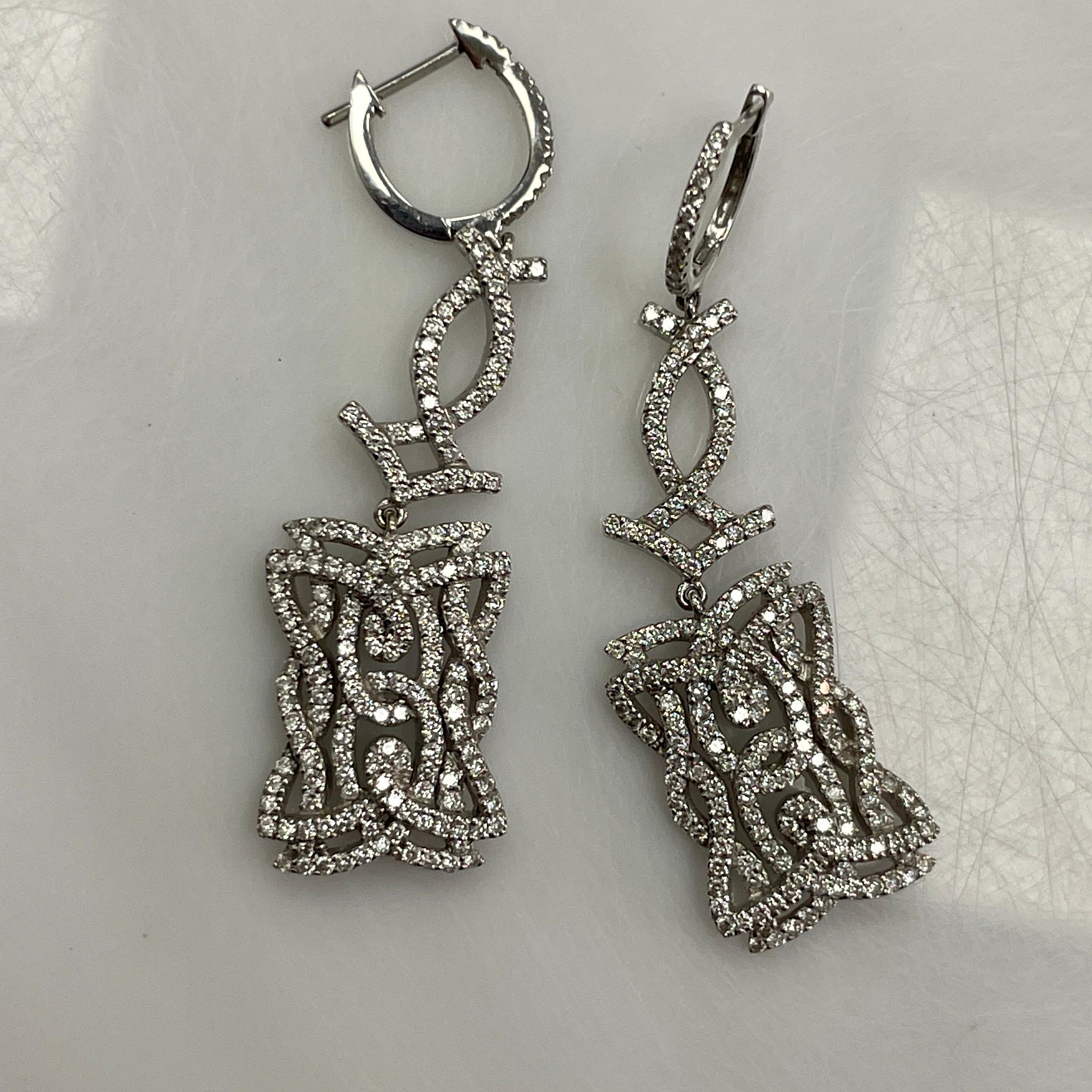 1.70 Carat Diamond & White Gold Earrings In New Condition For Sale In New York, NY
