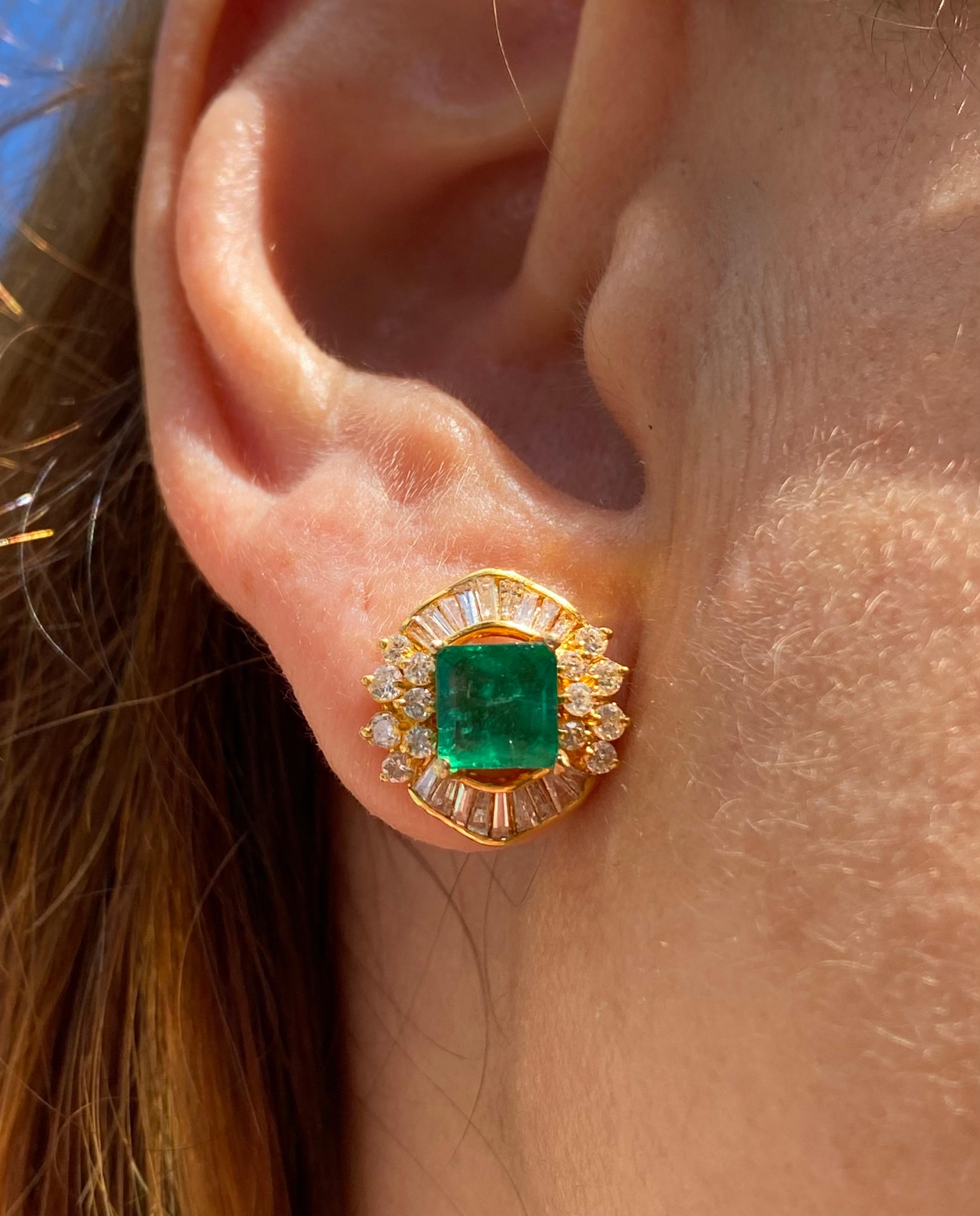 Emerald Cut 1.70 Carat Emerald-Cut Colombian Emerald and Diamond 18 Karat Gold Earrings For Sale