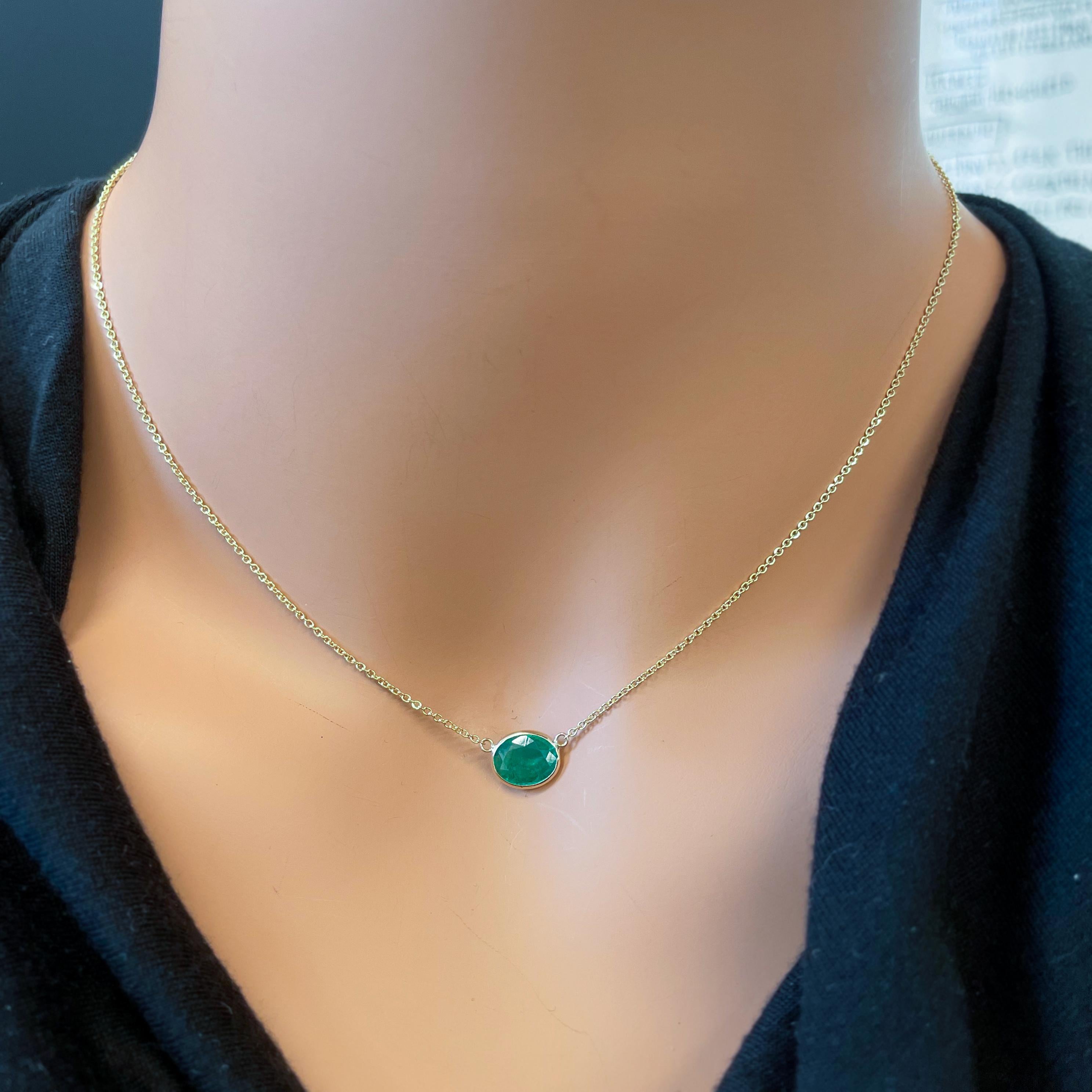 1.70 Carat Green Emerald Oval Cut Fashion Necklaces In 14K Yellow Gold In New Condition For Sale In Chicago, IL