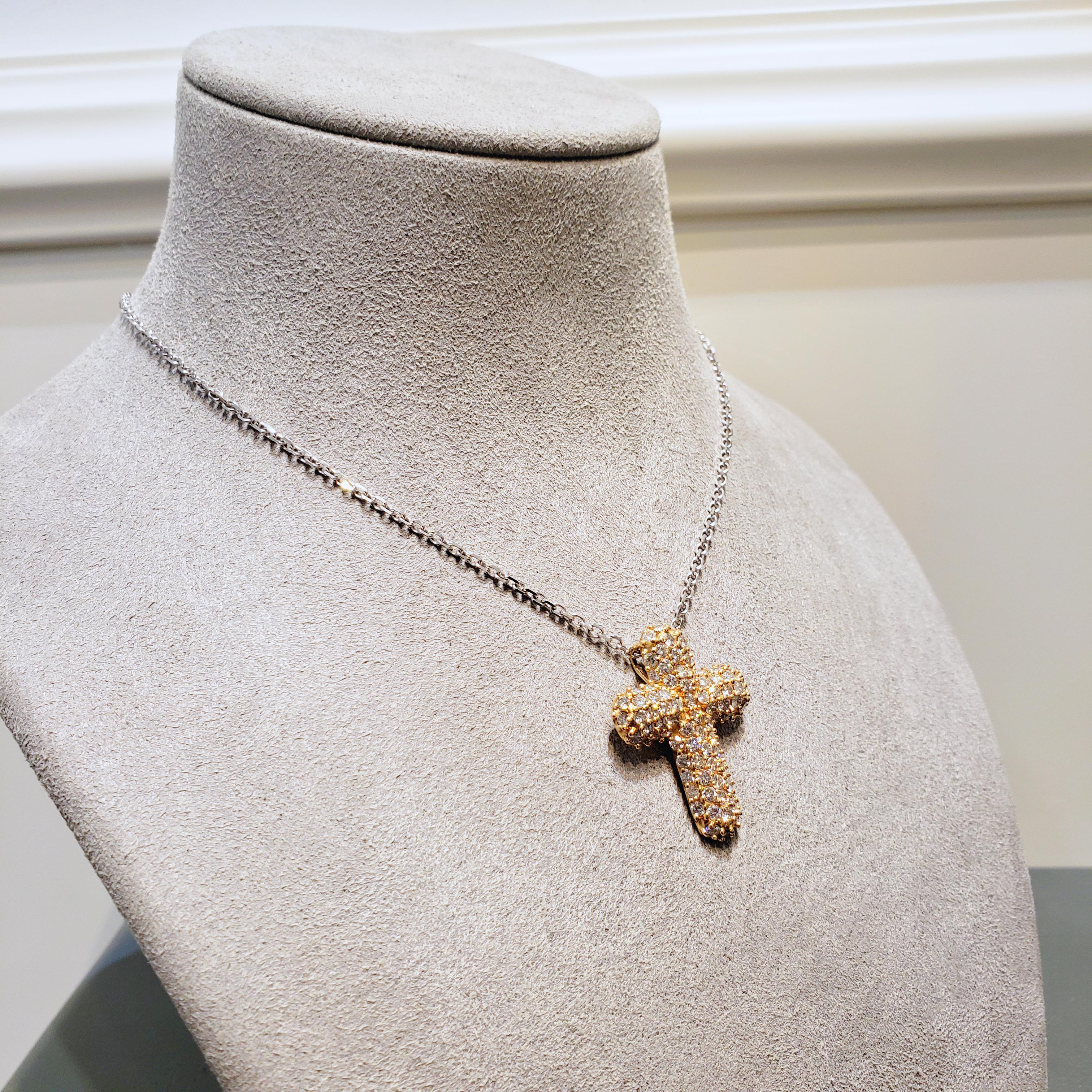Roman Malakov 1.70 Carats Total Brilliant Round Diamond Cross Pendant Necklace In New Condition For Sale In New York, NY
