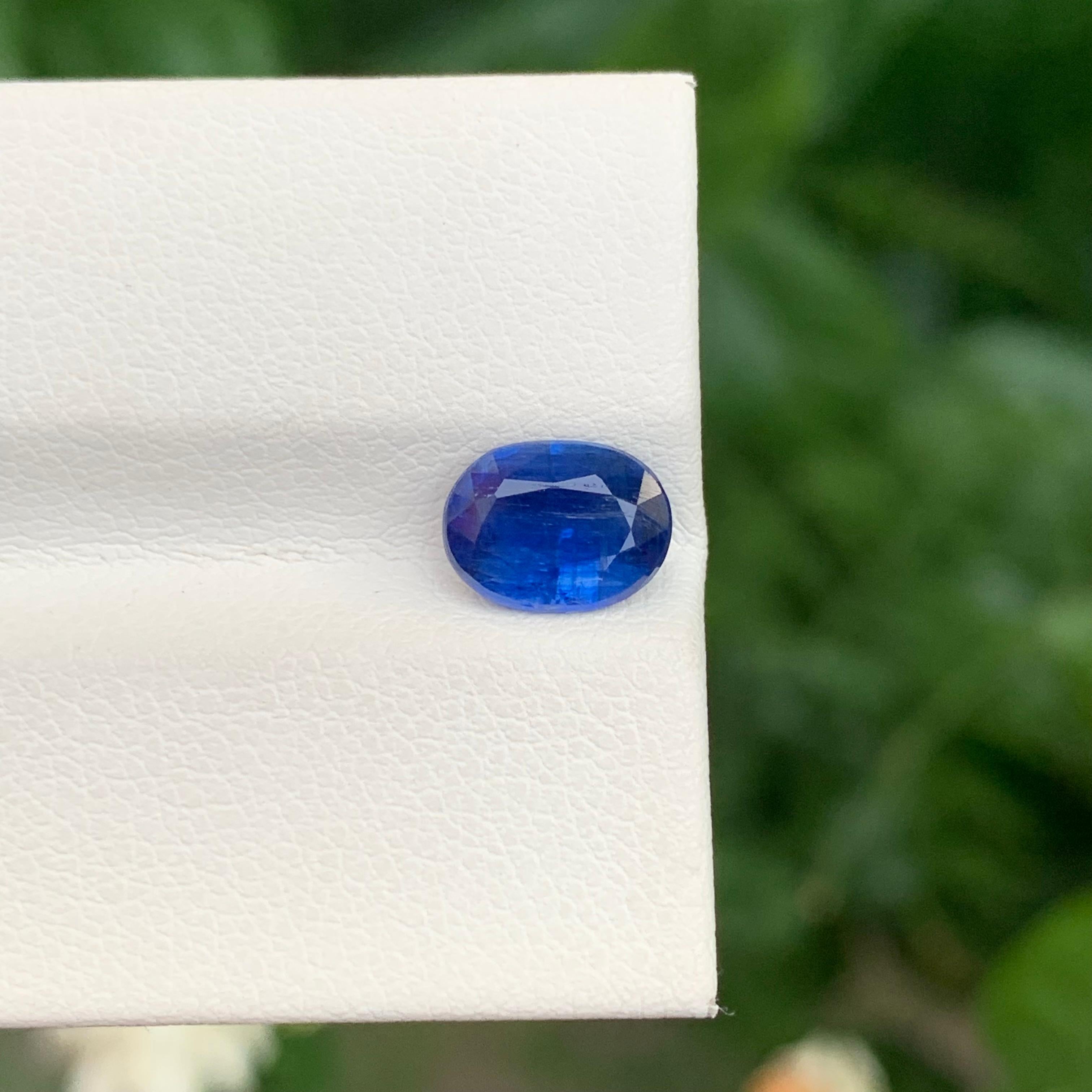 Arts and Crafts 1.70 Carat Natural Faceted Kyanite Oval Shape Gemstone For Sale