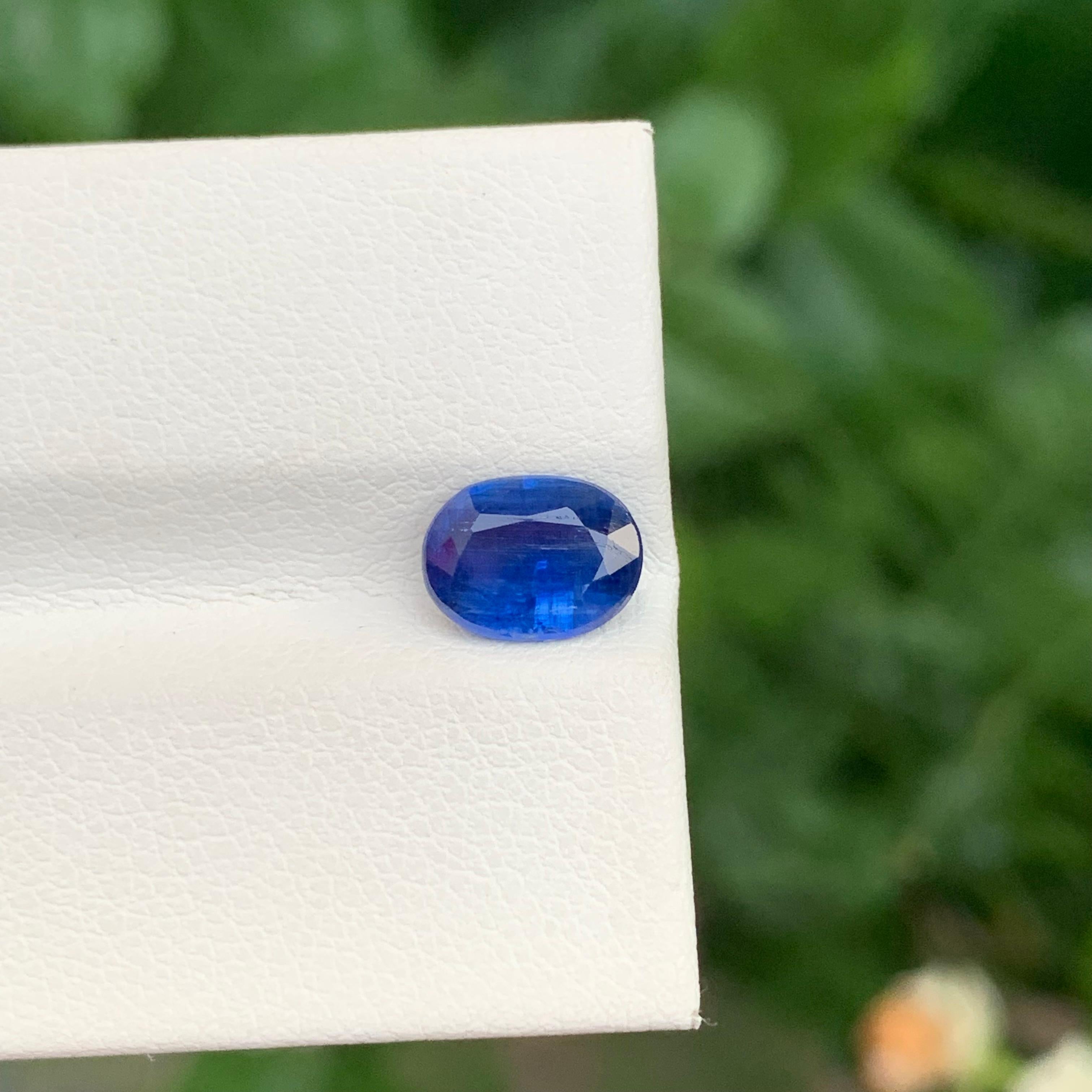 Women's or Men's 1.70 Carat Natural Faceted Kyanite Oval Shape Gemstone For Sale
