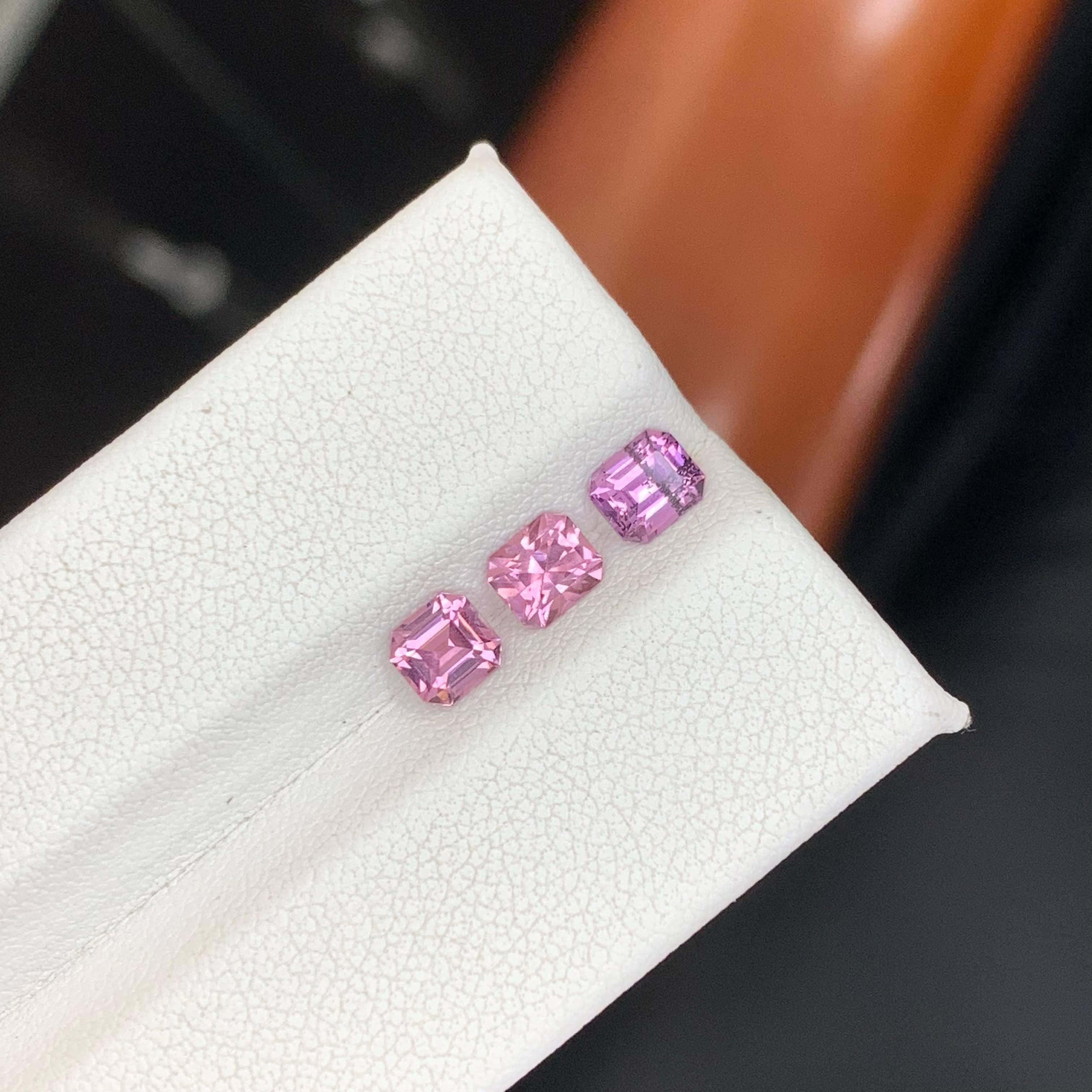 1,70 Karat Natürliche Lose 3 Stück Rosa Spinell Lot Prinzessinnenschliff aus Tadschikistan im Zustand „Neu“ im Angebot in Bangkok, TH