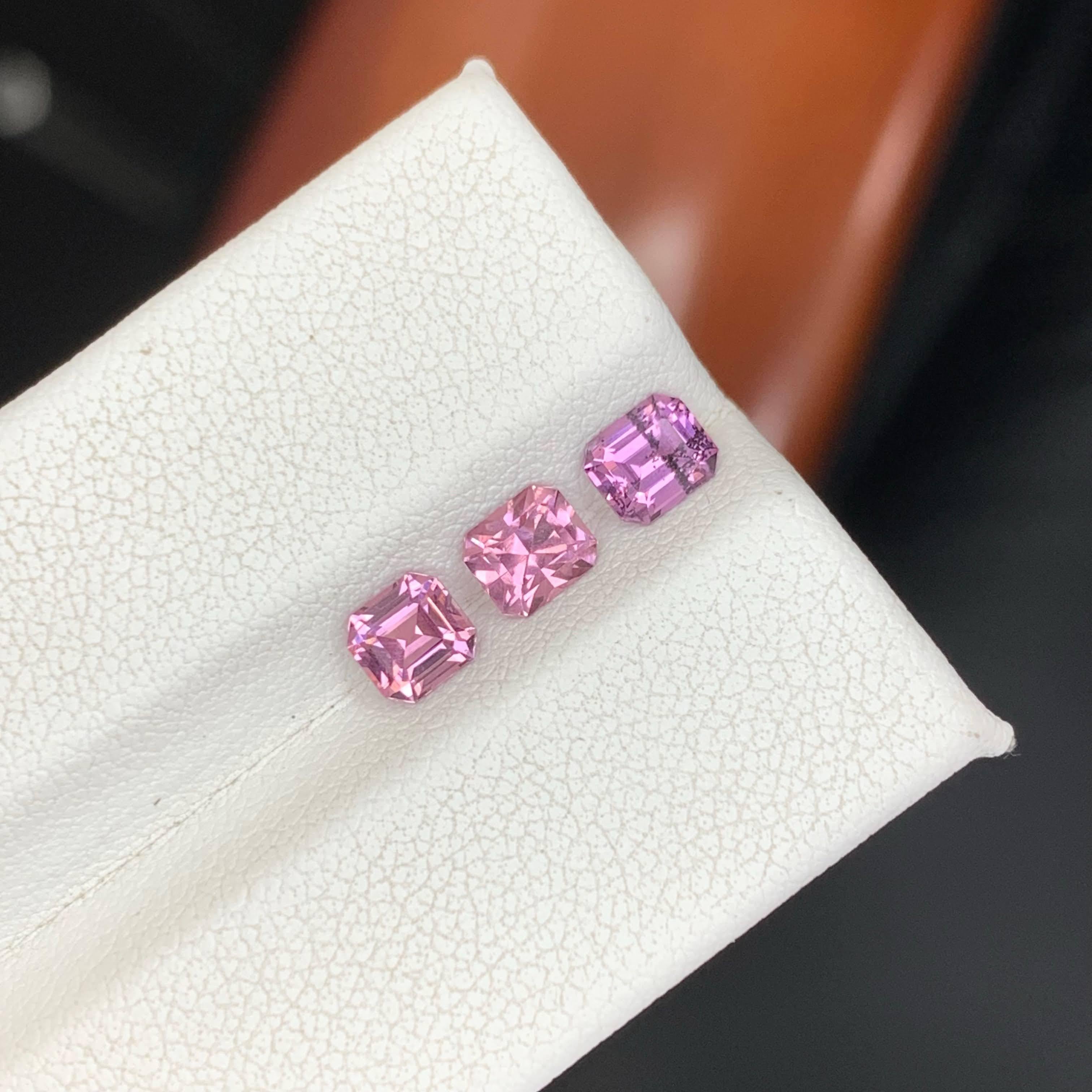 1,70 Karat Natürliche Lose 3 Stück Rosa Spinell Lot Prinzessinnenschliff aus Tadschikistan für Damen oder Herren im Angebot