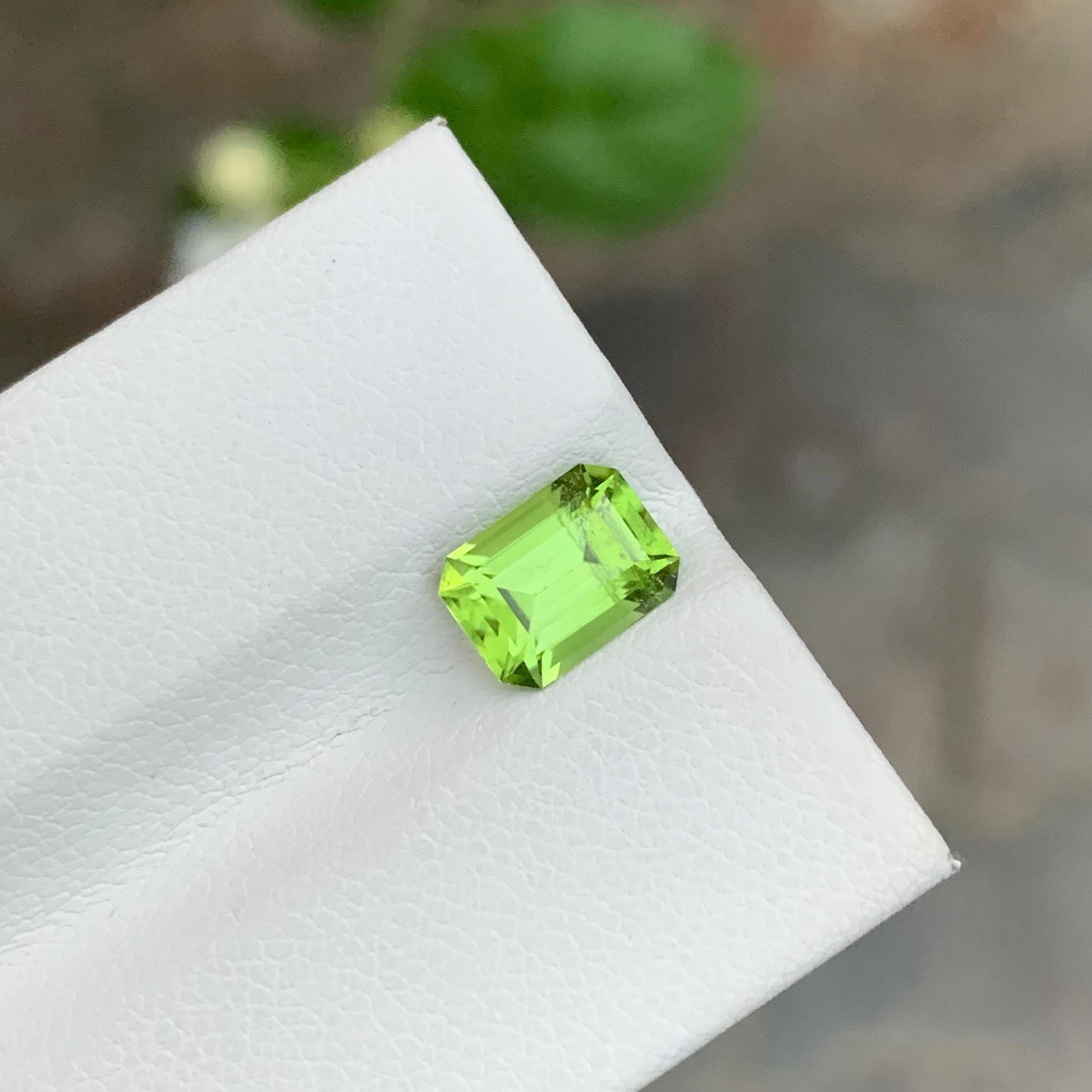 1.70 Carat Natural Loose Apple Green Peridot Emerald Shape Gemstone For Sale 1