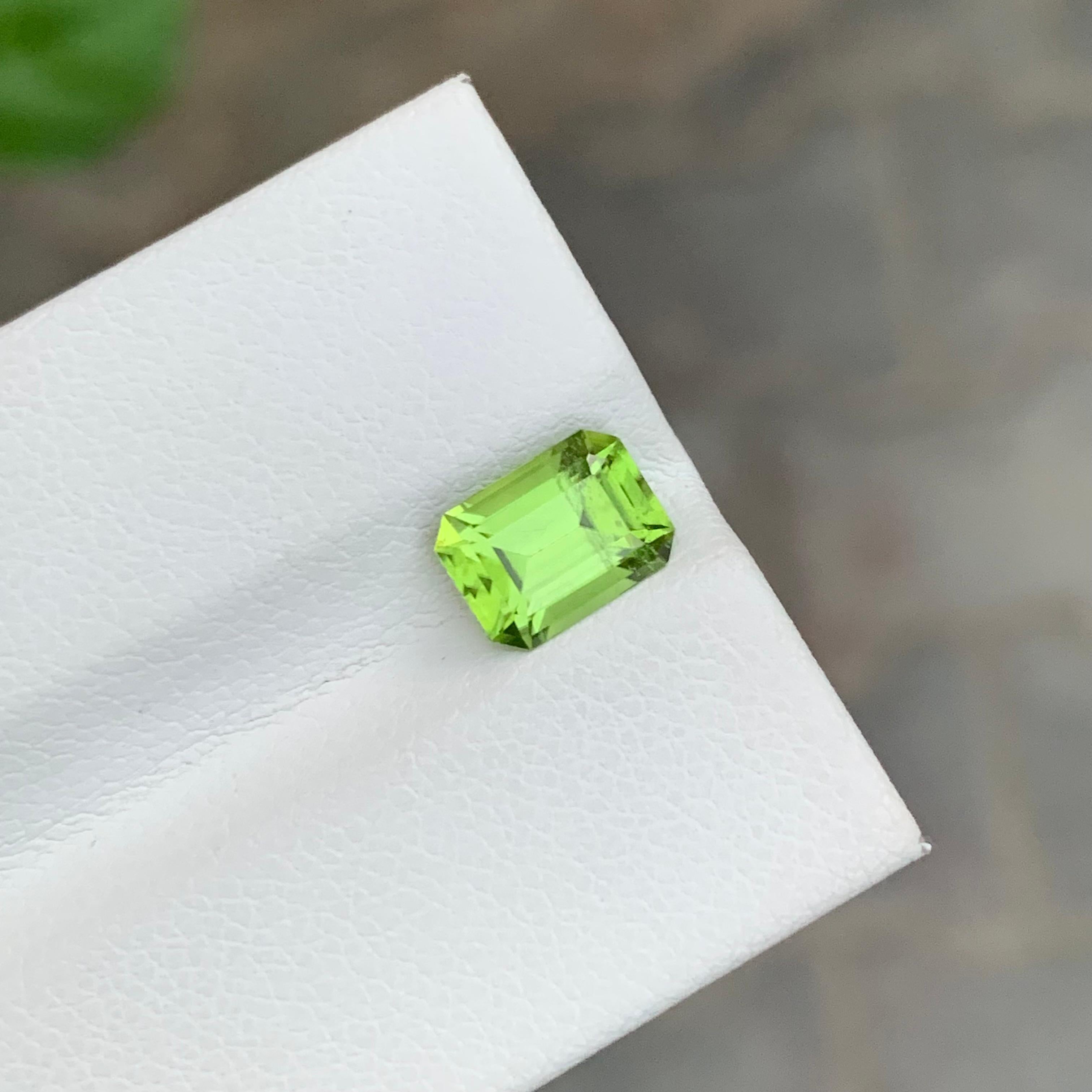 1.70 Carat Natural Loose Apple Green Peridot Emerald Shape Gemstone For Sale 2