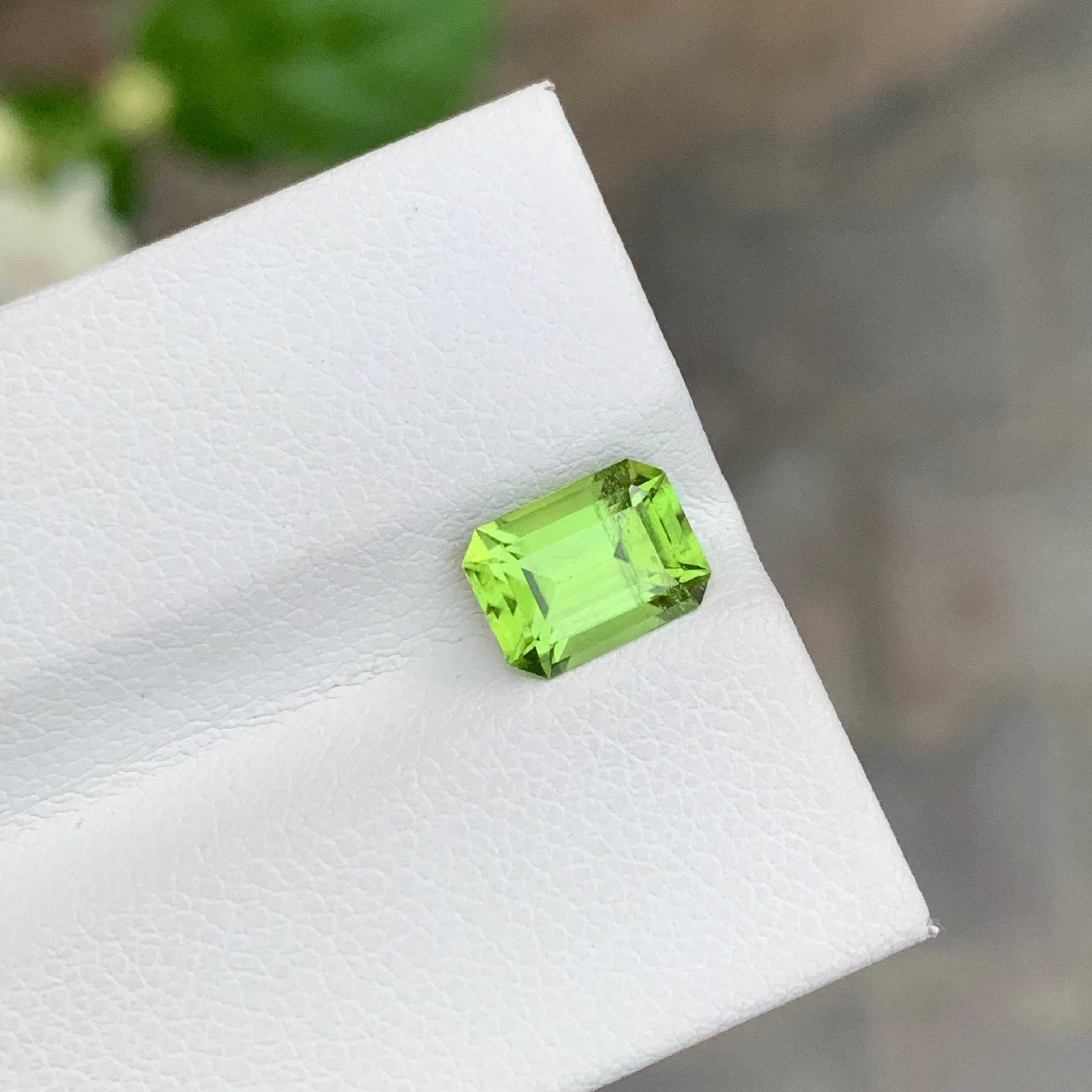 1.70 Carat Natural Loose Apple Green Peridot Emerald Shape Gemstone For Sale 3