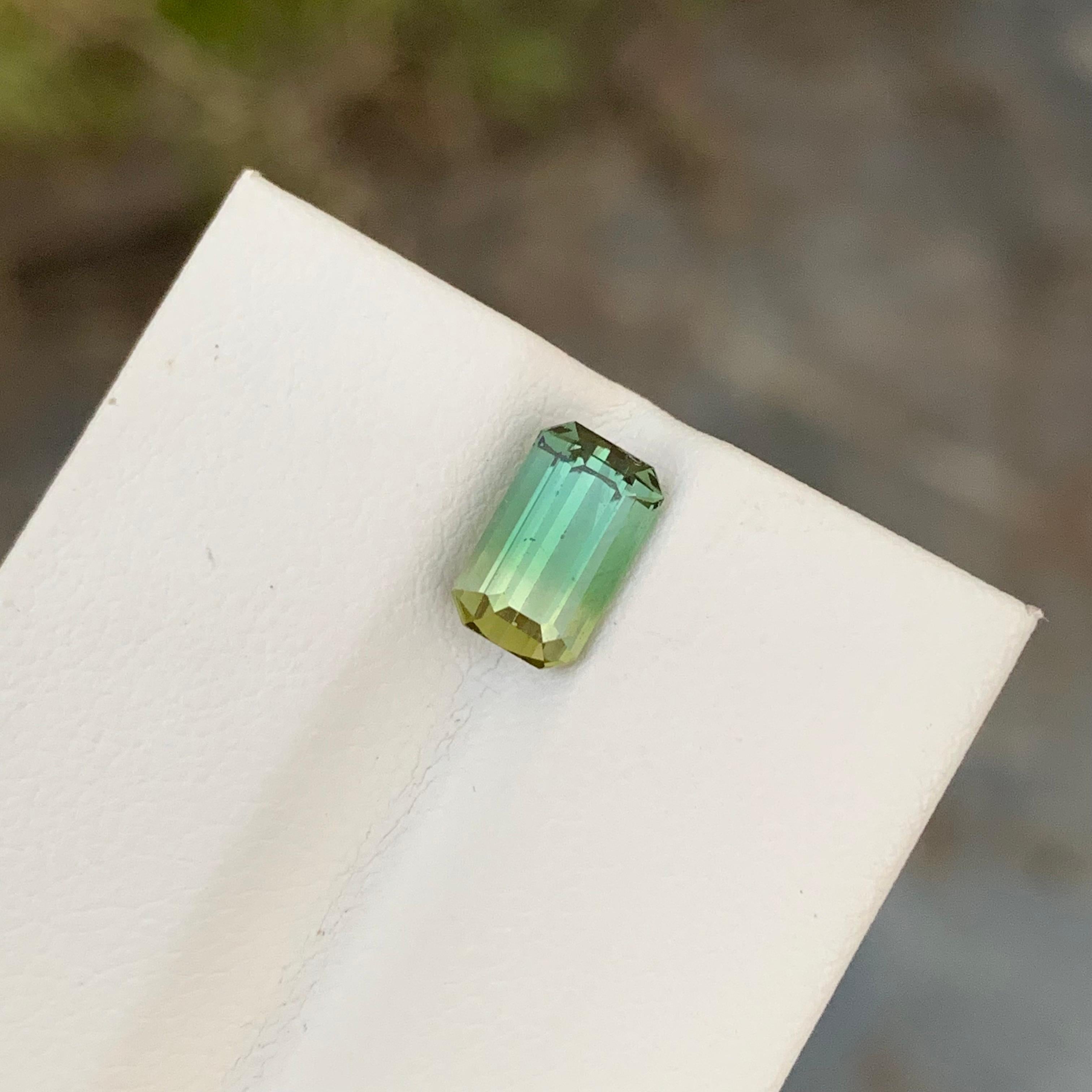 1.70 Karat natürlicher loser, mehrfarbiger Turmalin in Smaragdform für Schmuck für Damen oder Herren im Angebot