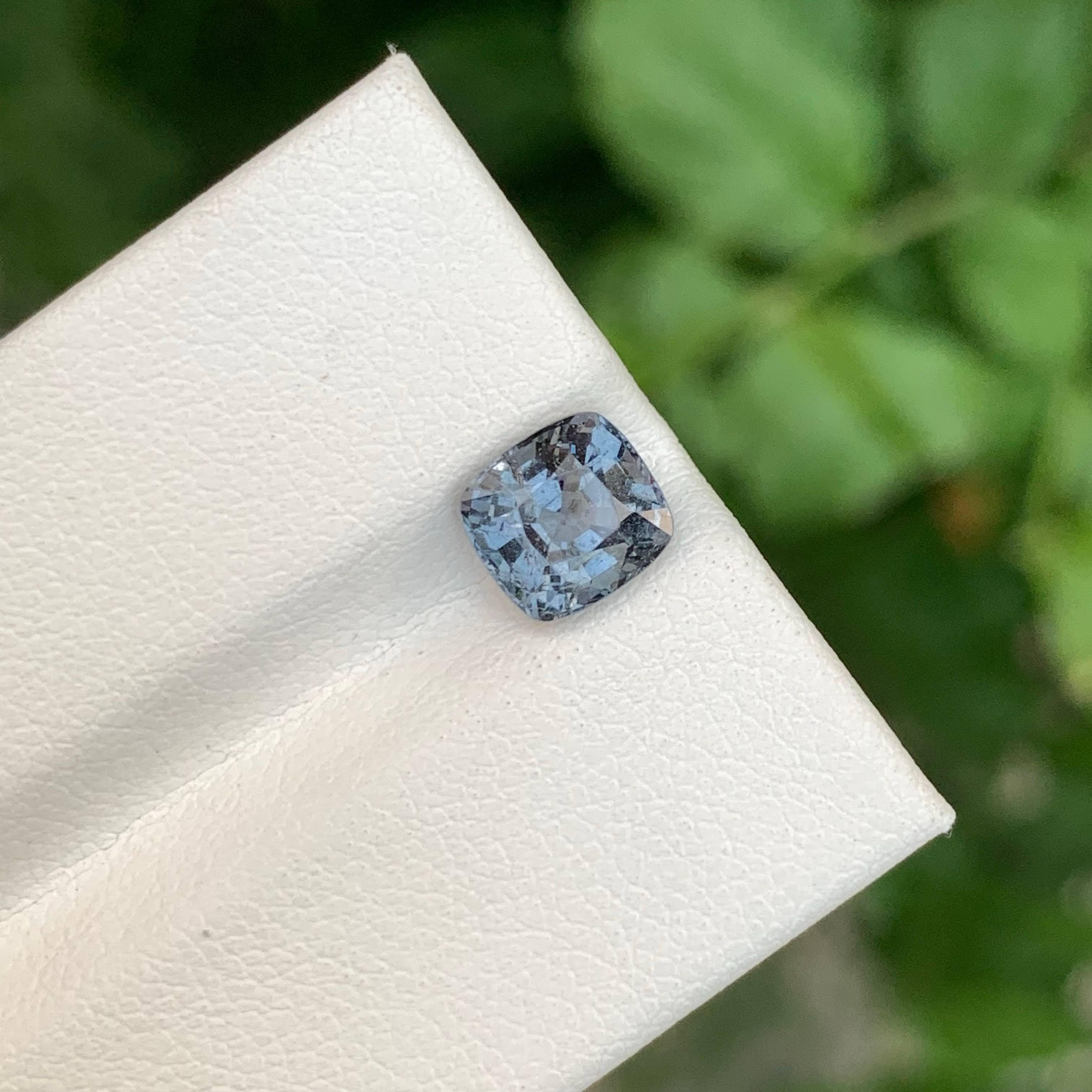 1.70 Carat Natural Loose Gray Burmese Spinel Stone Cushion Cut Gemstone (pierre de spinelle grise birmane taillée en coussin) en vente 4