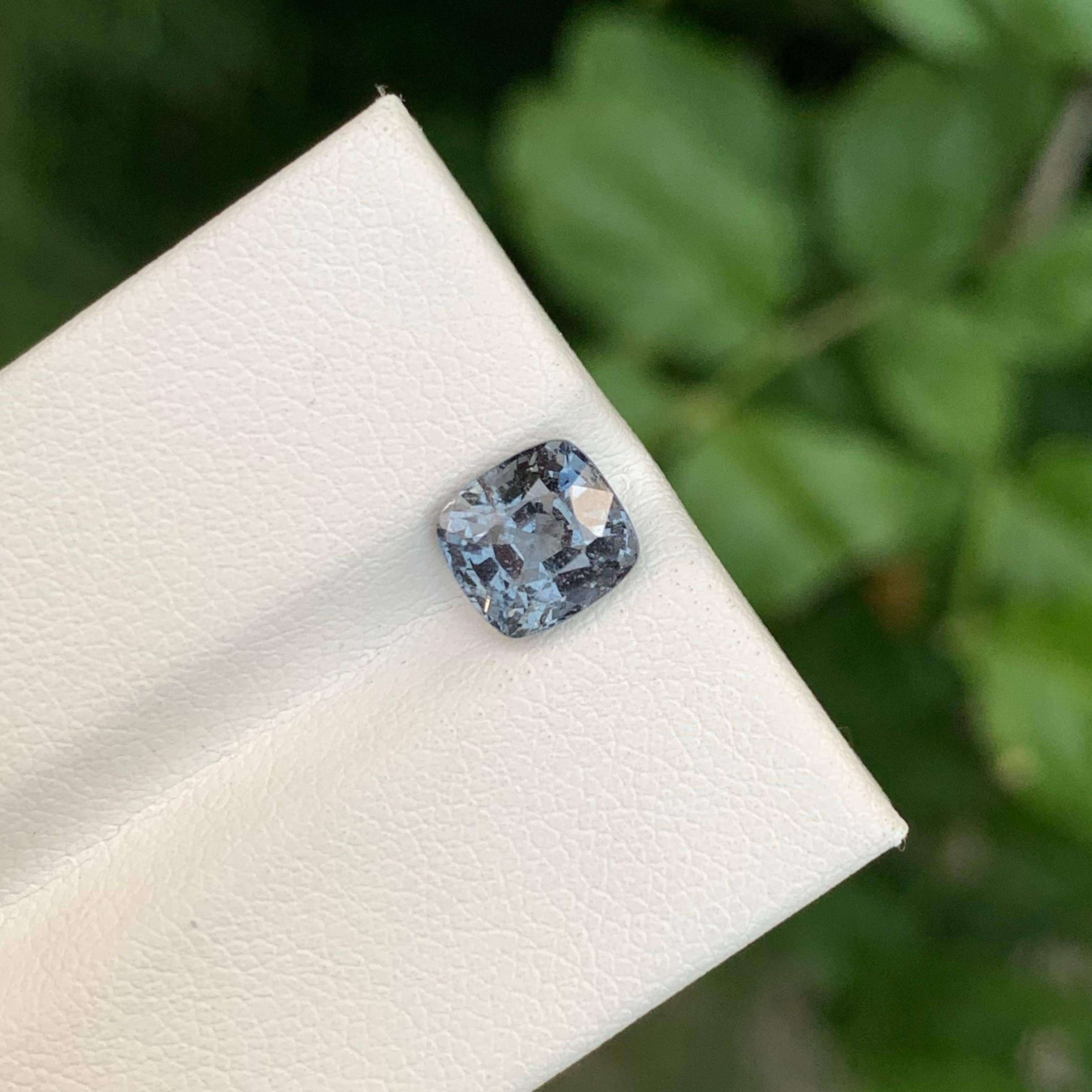 1.70 Carat Natural Loose Gray Burmese Spinel Stone Cushion Cut Gemstone (pierre de spinelle grise birmane taillée en coussin) en vente 3