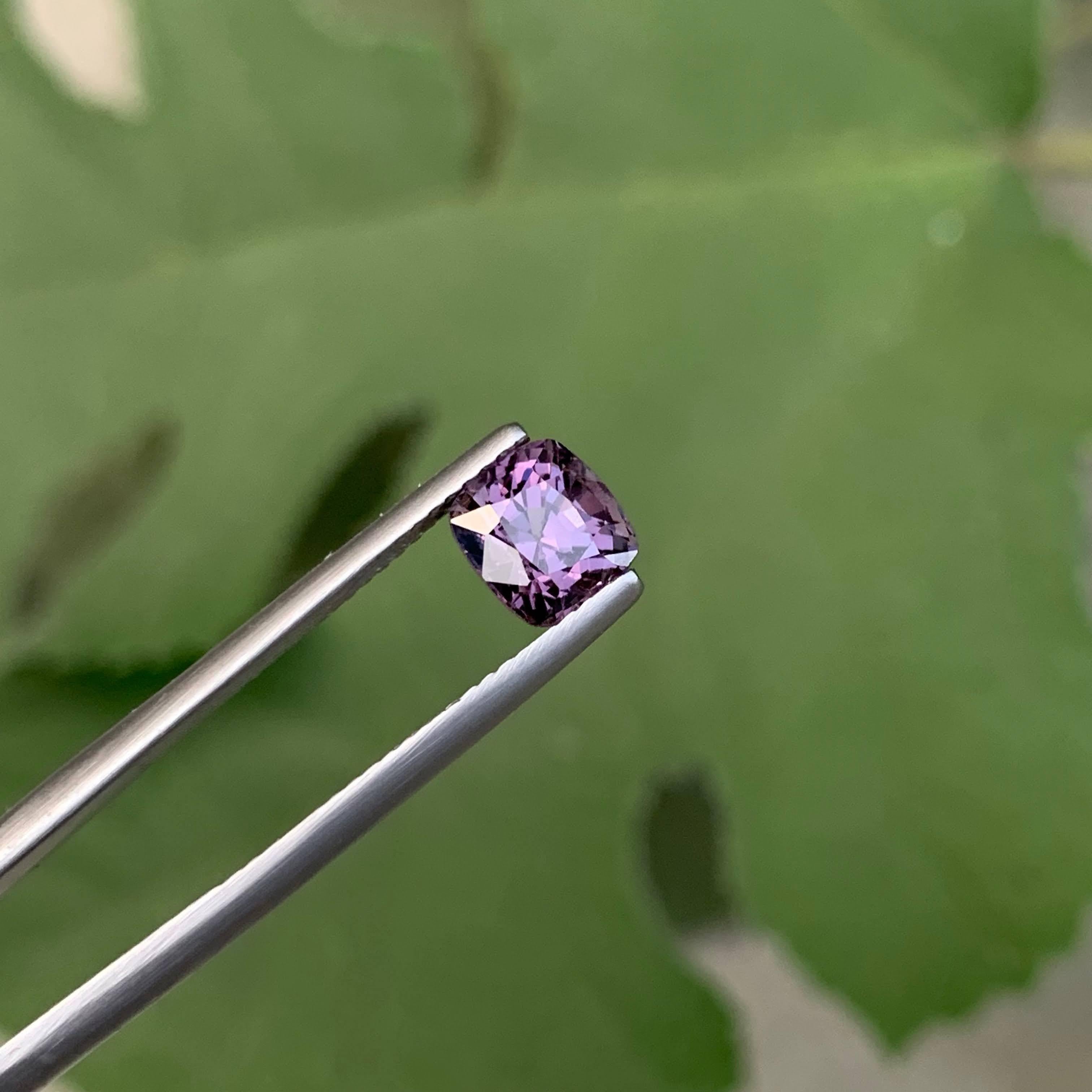 1,70 Carati di Spinello birmano viola grigiastro sciolto naturale con taglio a cuscino in vendita 4