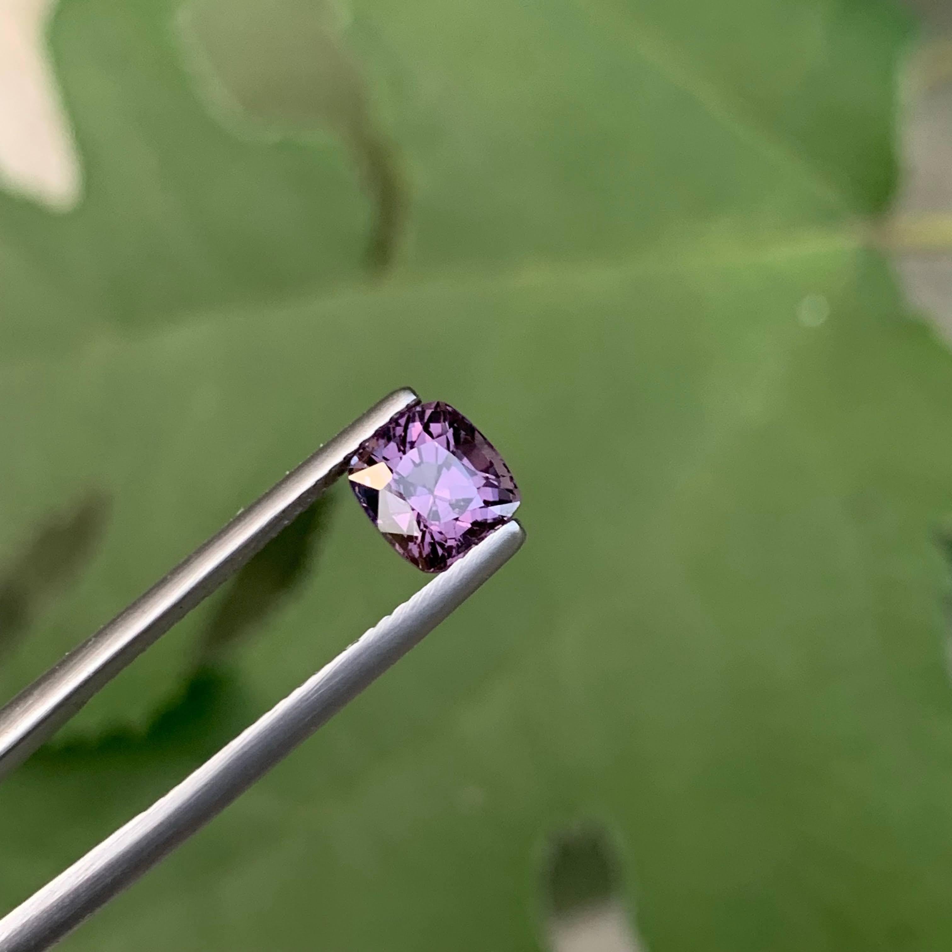 1,70 Carati di Spinello birmano viola grigiastro sciolto naturale con taglio a cuscino in vendita 5