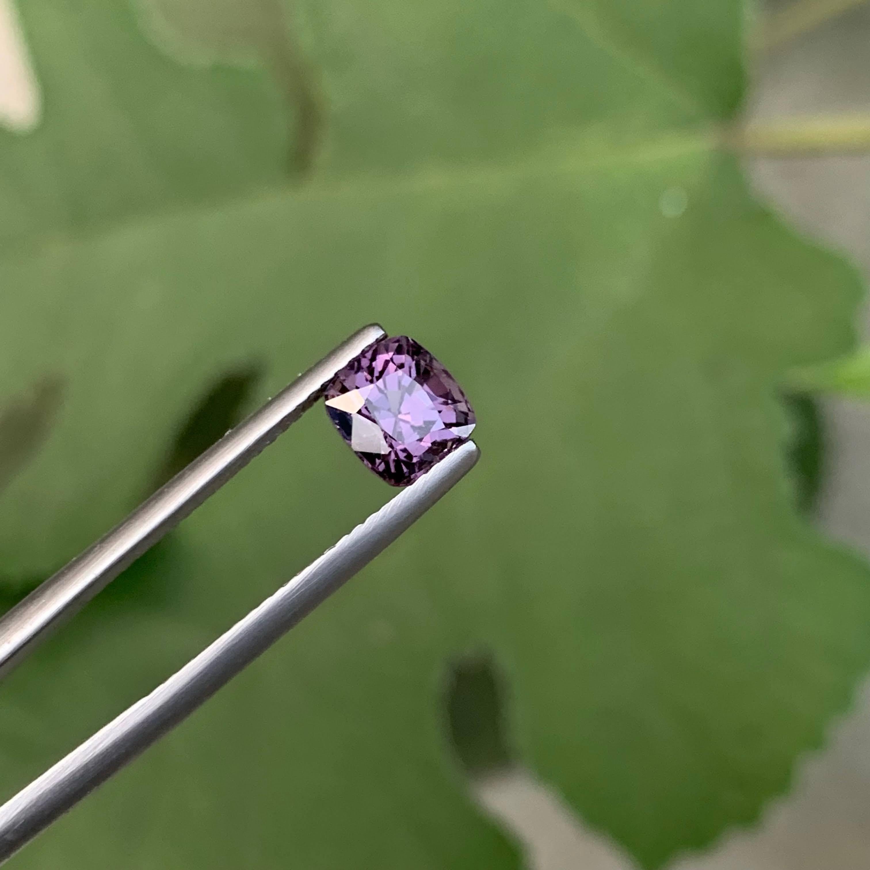 Taglio cuscino 1,70 Carati di Spinello birmano viola grigiastro sciolto naturale con taglio a cuscino in vendita