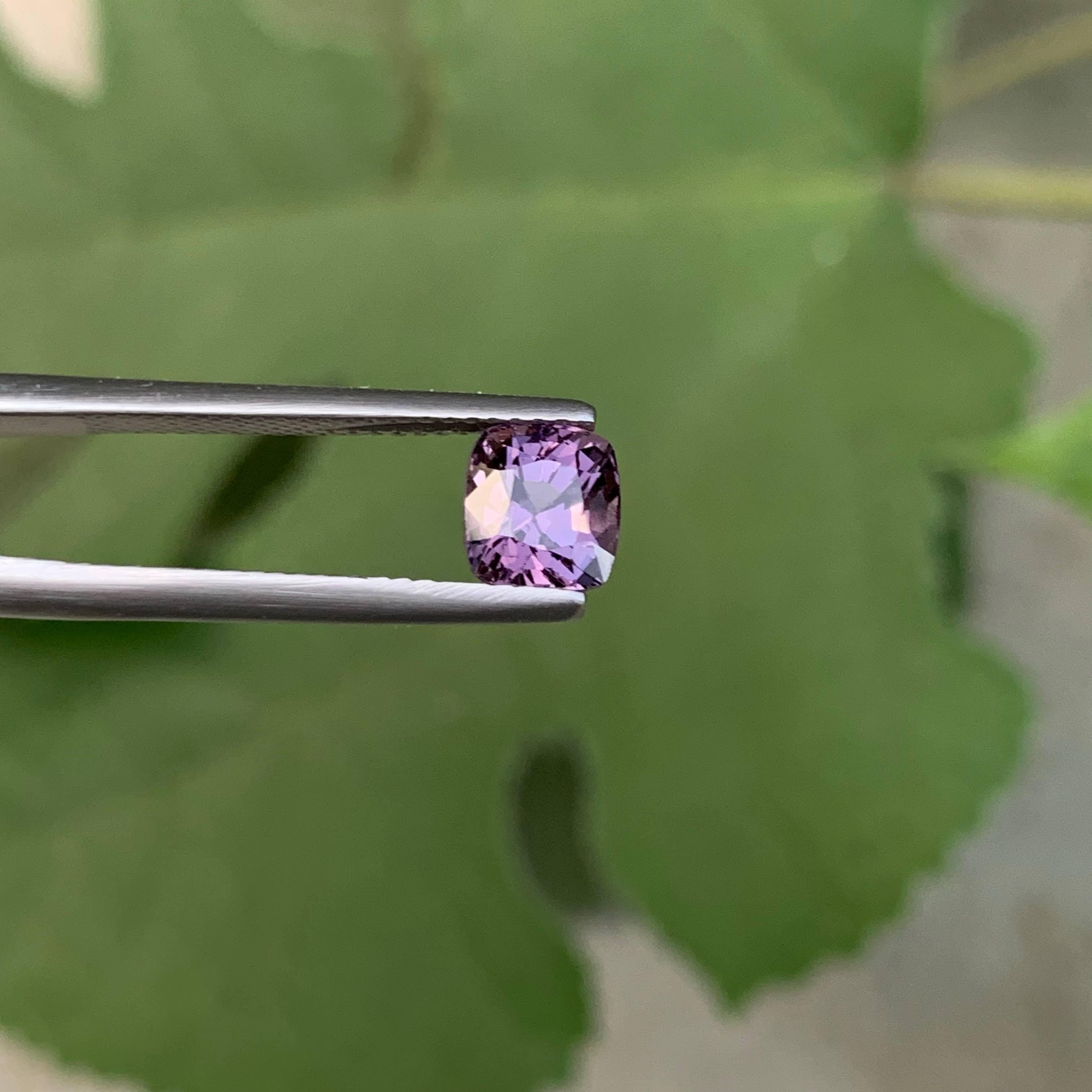 da uomo o donna 1,70 Carati di Spinello birmano viola grigiastro sciolto naturale con taglio a cuscino in vendita