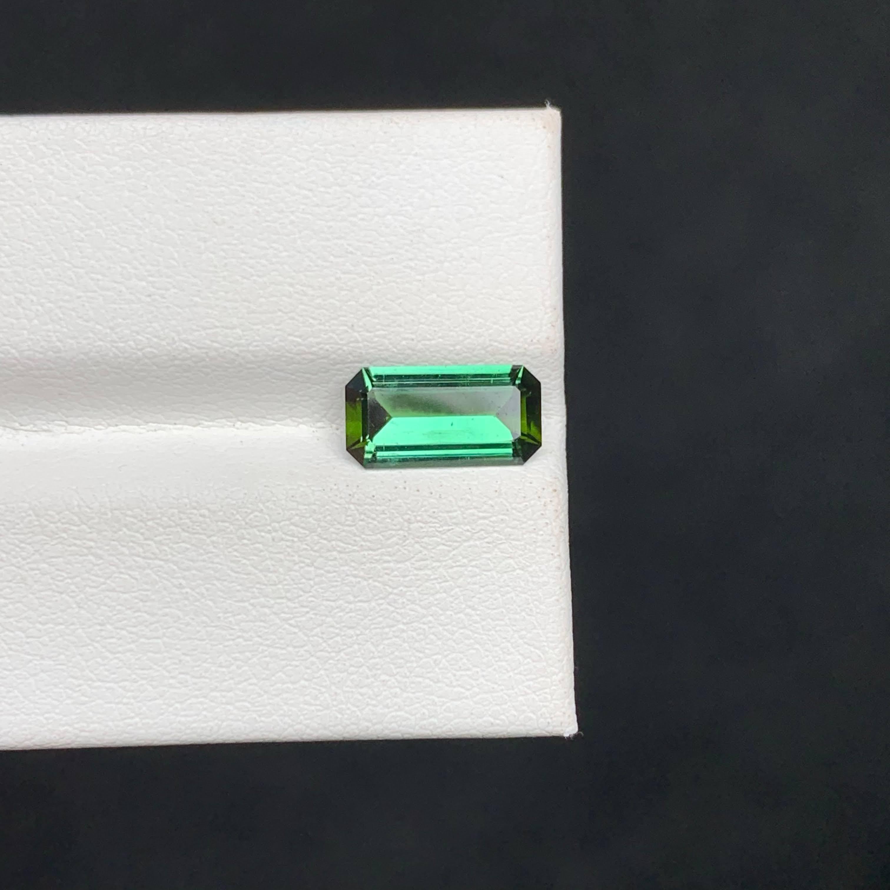 1.70 carati di tormalina blu verdastra sfusa Nature taglio smeraldo Gemma afgana in vendita 5