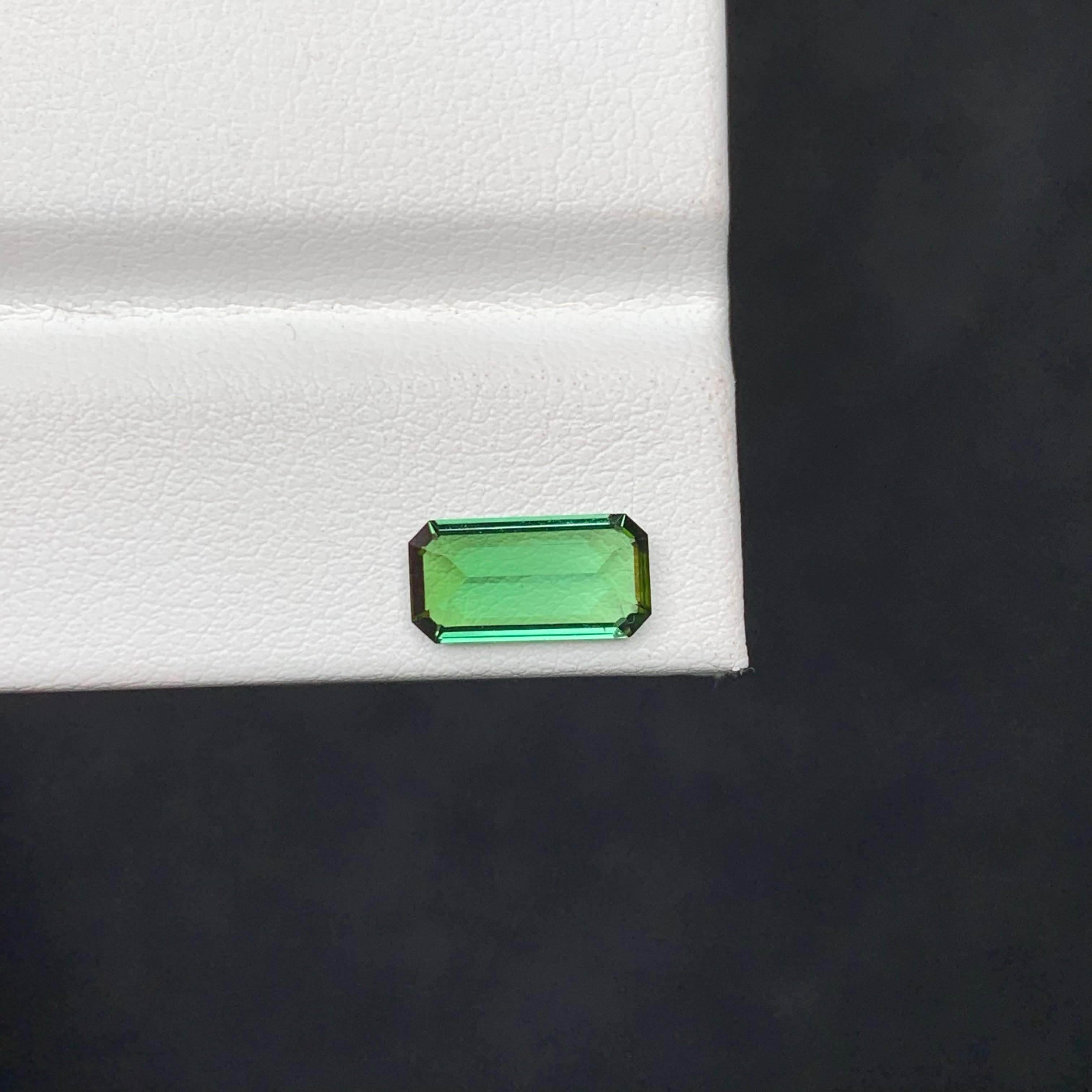 Taglio smeraldo 1.70 carati di tormalina blu verdastra sfusa Nature taglio smeraldo Gemma afgana in vendita