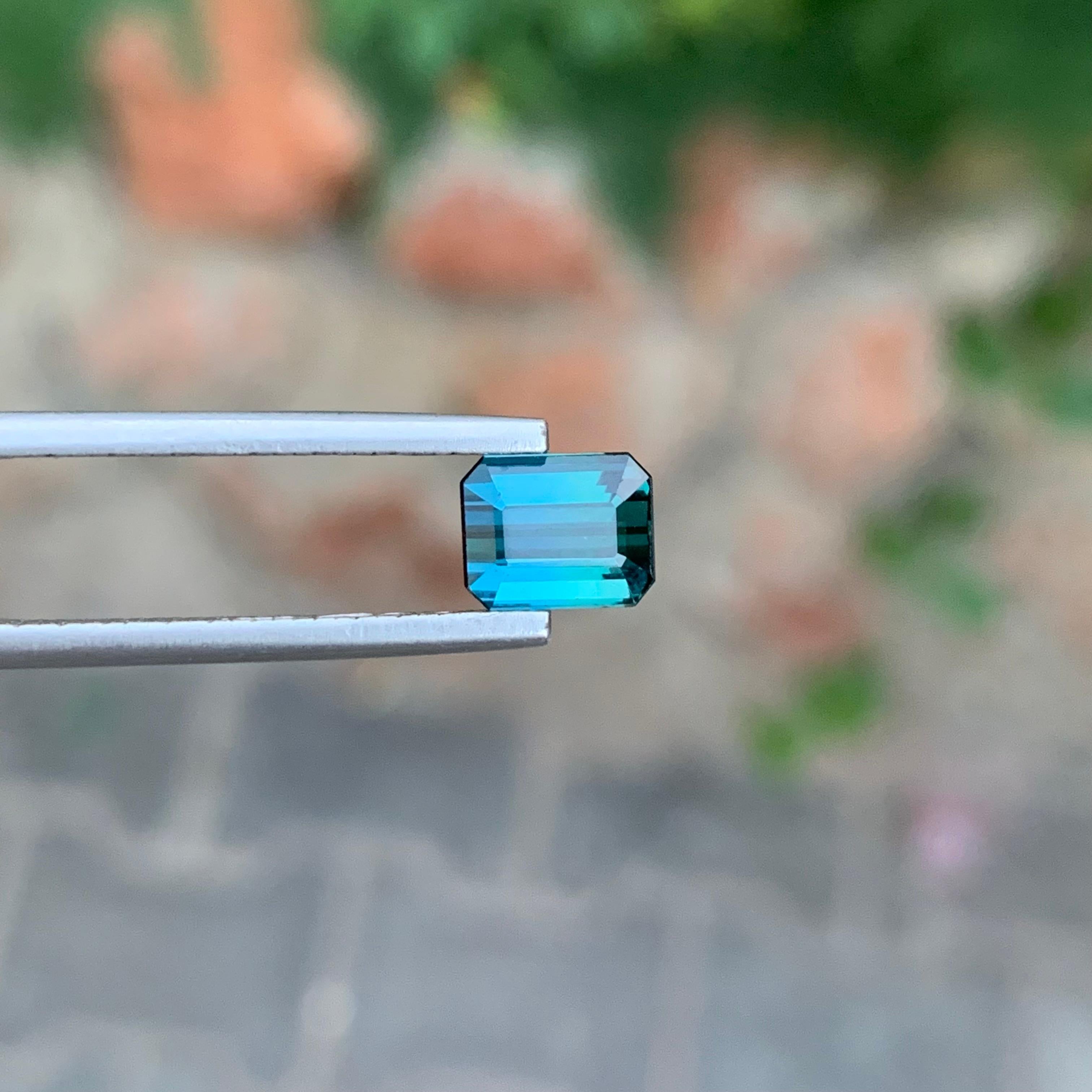 1.70 Karat Natürlicher loser Indicolith Turmalin Smaragd Form Edelstein für Schmuck (Smaragdschliff) im Angebot