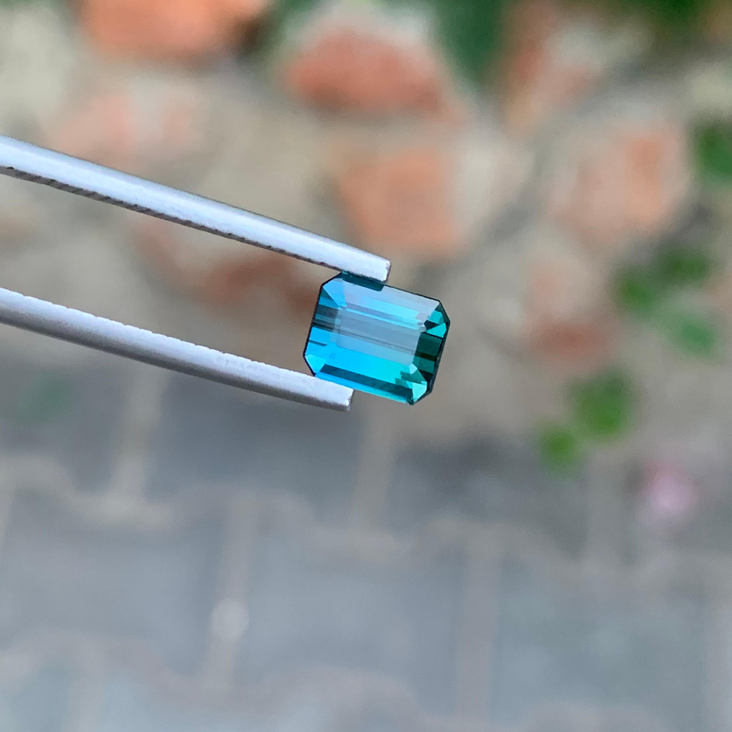 1.70 Karat Natürlicher loser Indicolith Turmalin Smaragd Form Edelstein für Schmuck im Angebot 1