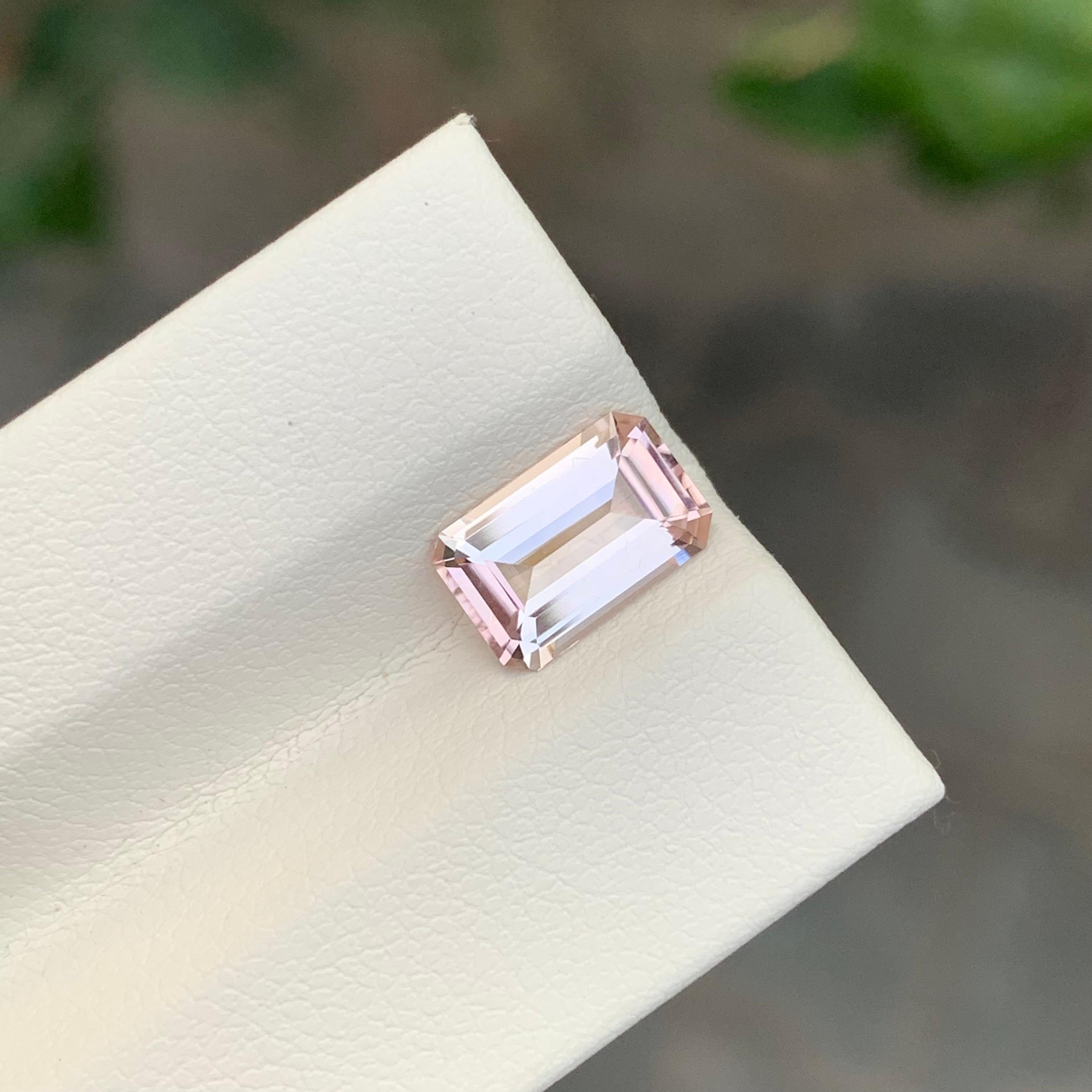 1,70 Karat Natürlicher loser hellrosa Turmalin Smaragdform Edelstein im Angebot 1