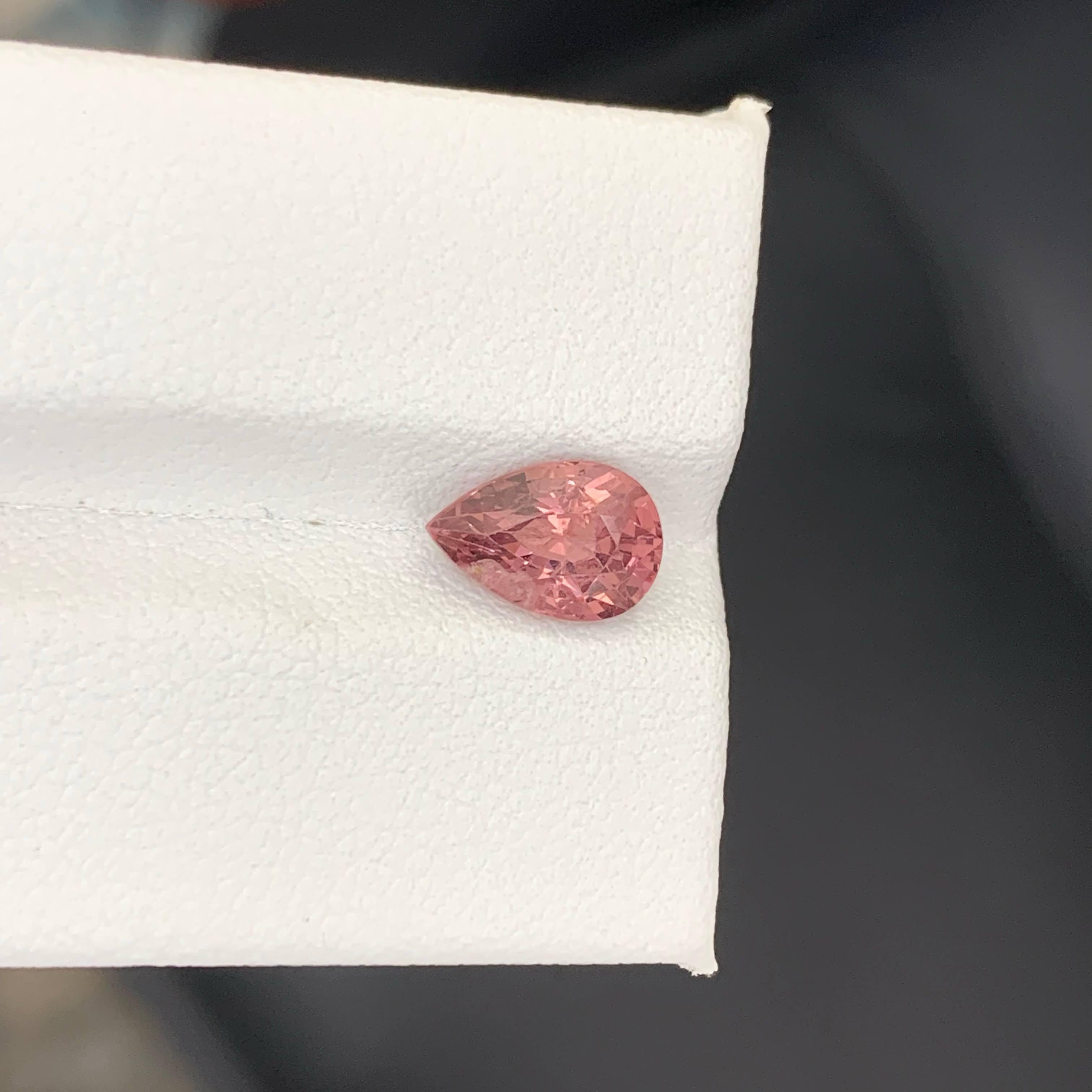 1,70 carati di spinello rosa-pesca naturale sciolto, pietra gemma birmana con taglio a pera in vendita 4