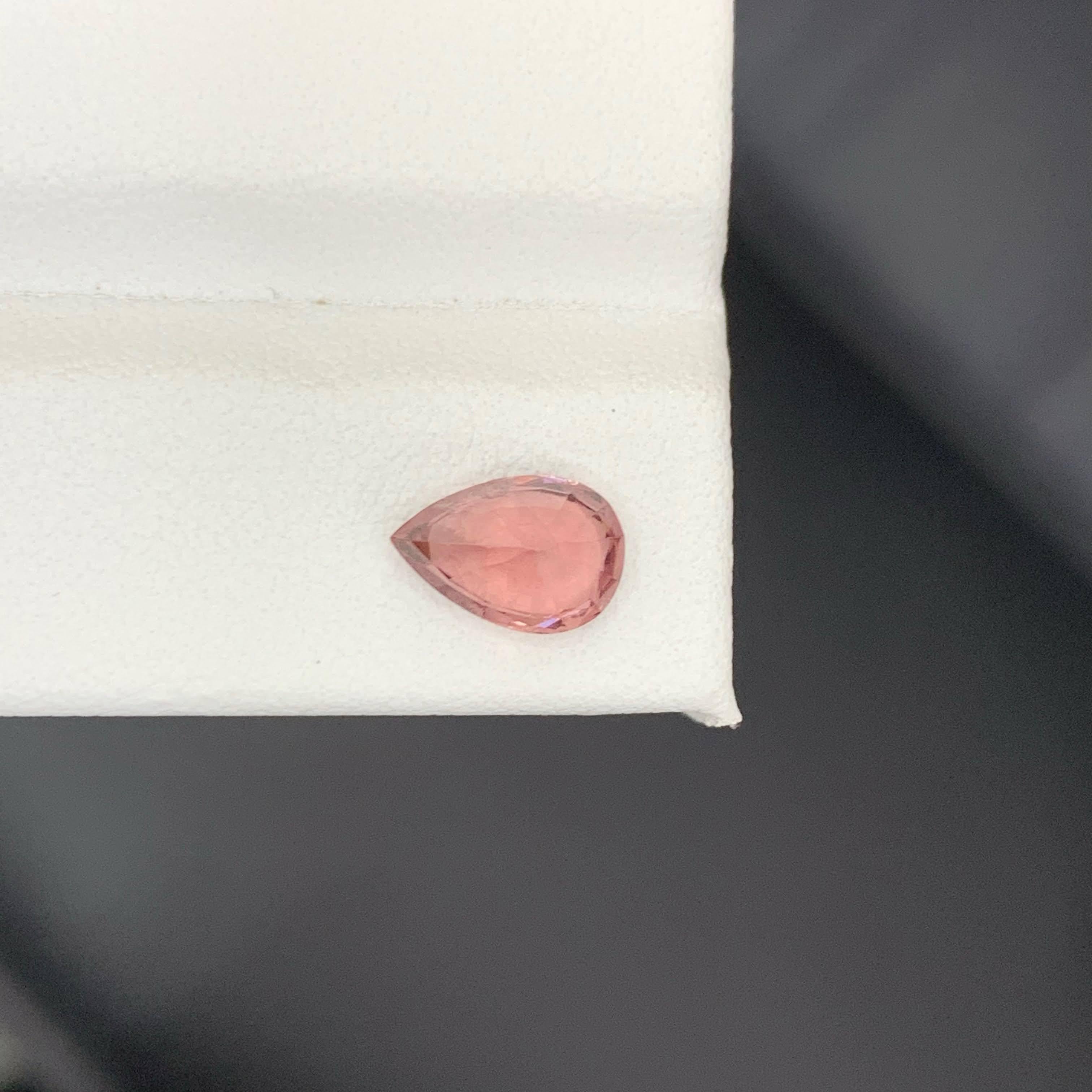 Taglio a goccia 1,70 carati di spinello rosa-pesca naturale sciolto, pietra gemma birmana con taglio a pera in vendita