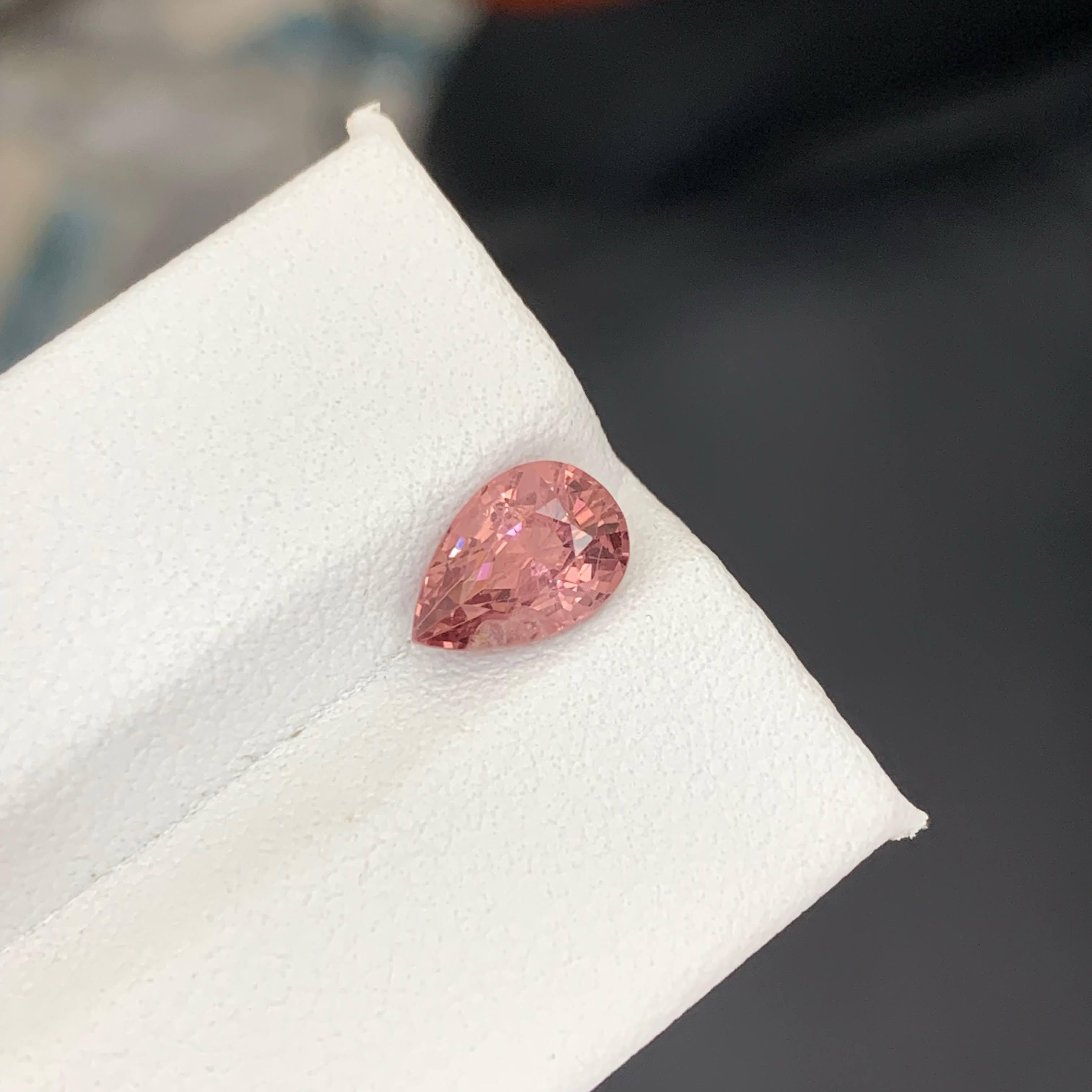 1,70 carati di spinello rosa-pesca naturale sciolto, pietra gemma birmana con taglio a pera in vendita 2