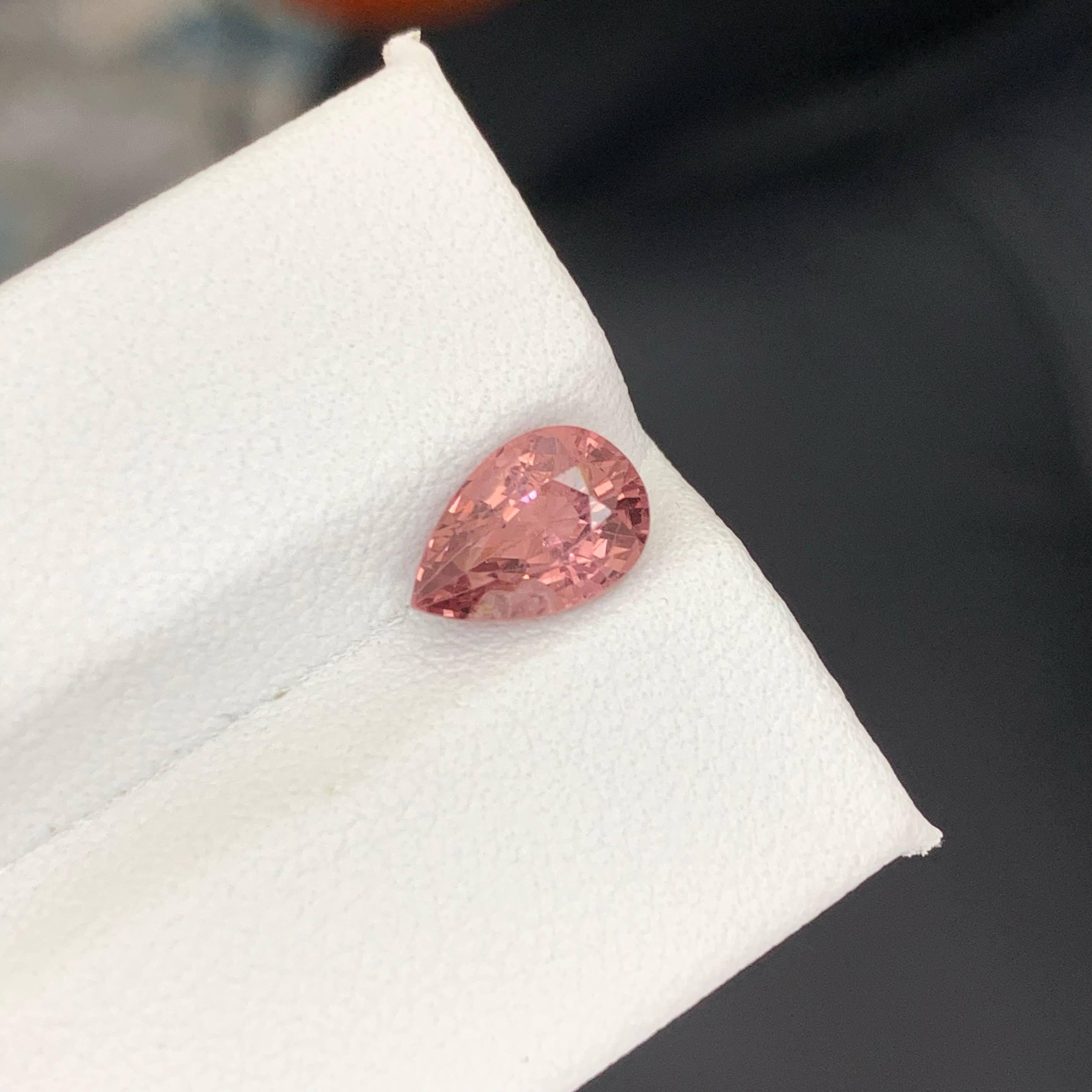 1,70 carati di spinello rosa-pesca naturale sciolto, pietra gemma birmana con taglio a pera in vendita 3