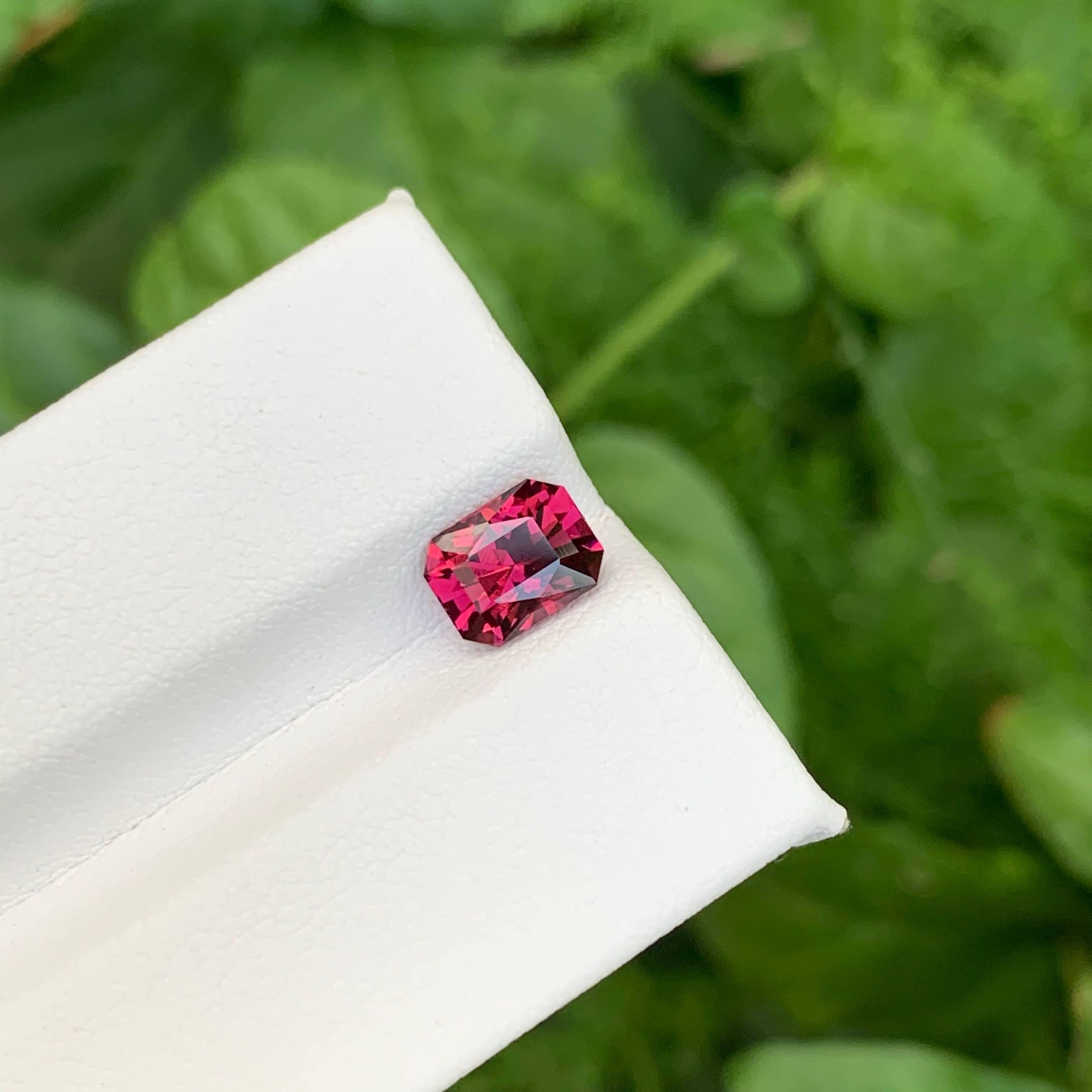 1,70 Karat Natürlicher Roter Granat im Präzisionsschliff Tansanischer Edelstein im Zustand „Neu“ im Angebot in Bangkok, TH
