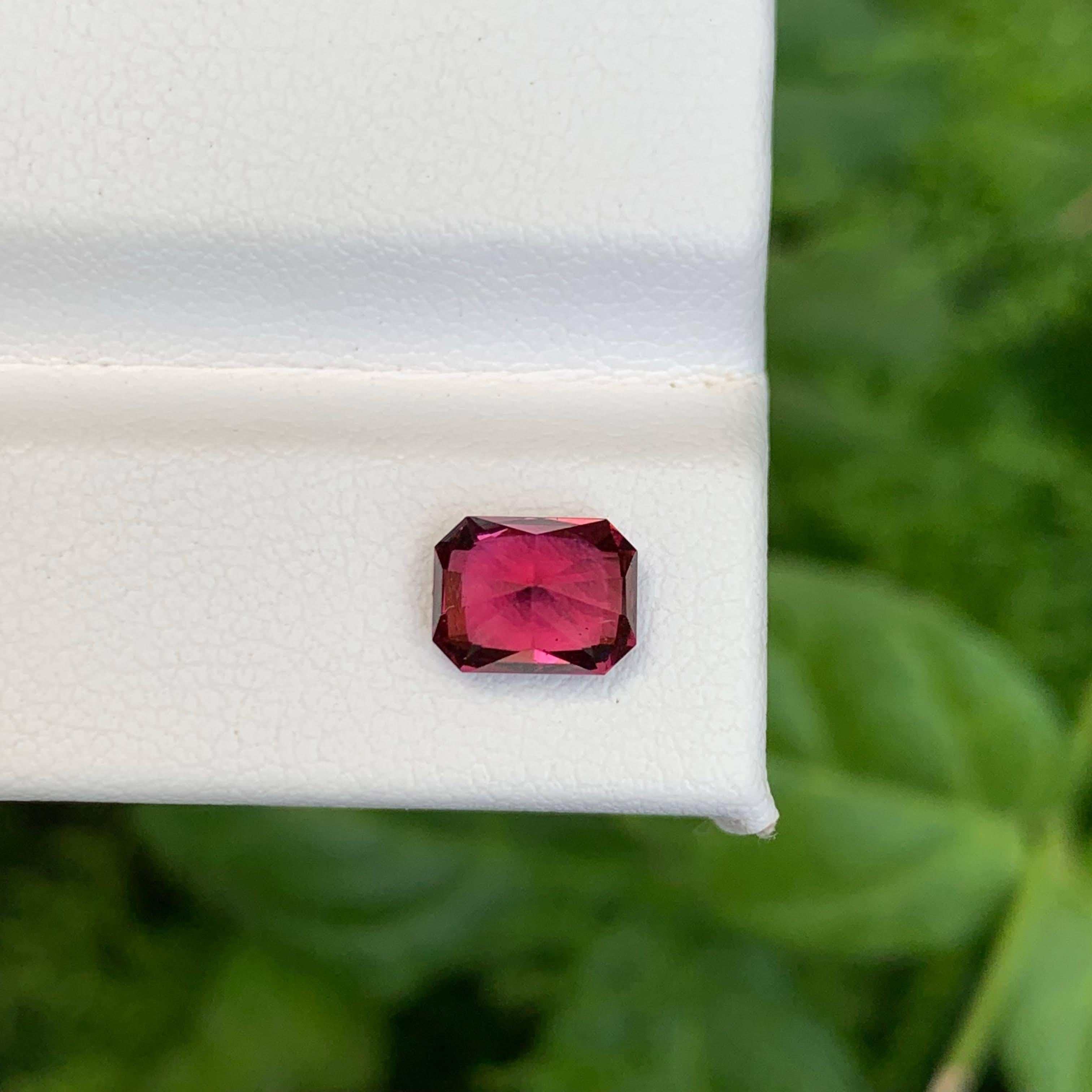 1,70 Karat Natürlicher Roter Granat im Präzisionsschliff Tansanischer Edelstein im Angebot 2