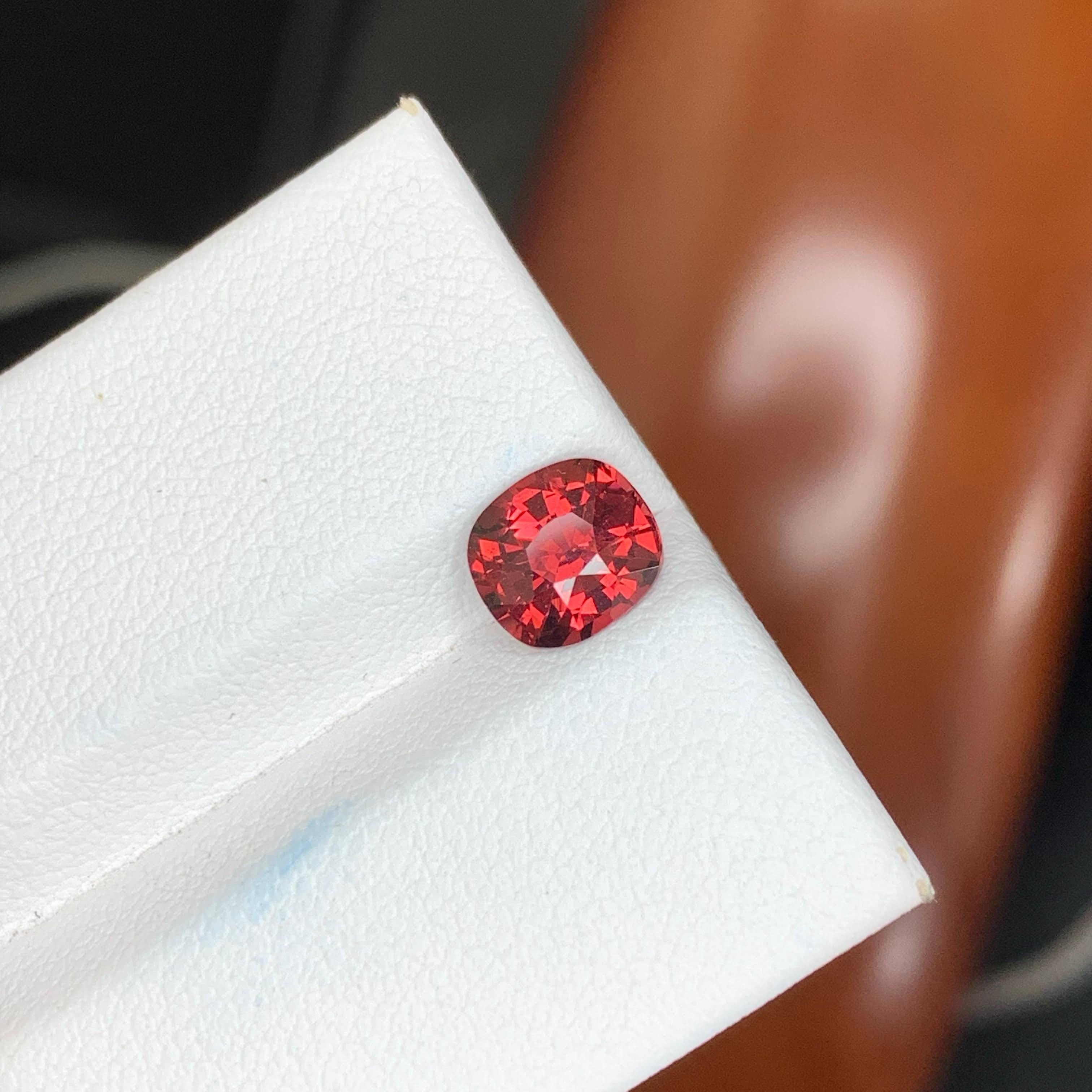 1.70 Carat Natural Loose Red Garnet Stone Cushion Cut Tanzanian Gemstone en vente 4
