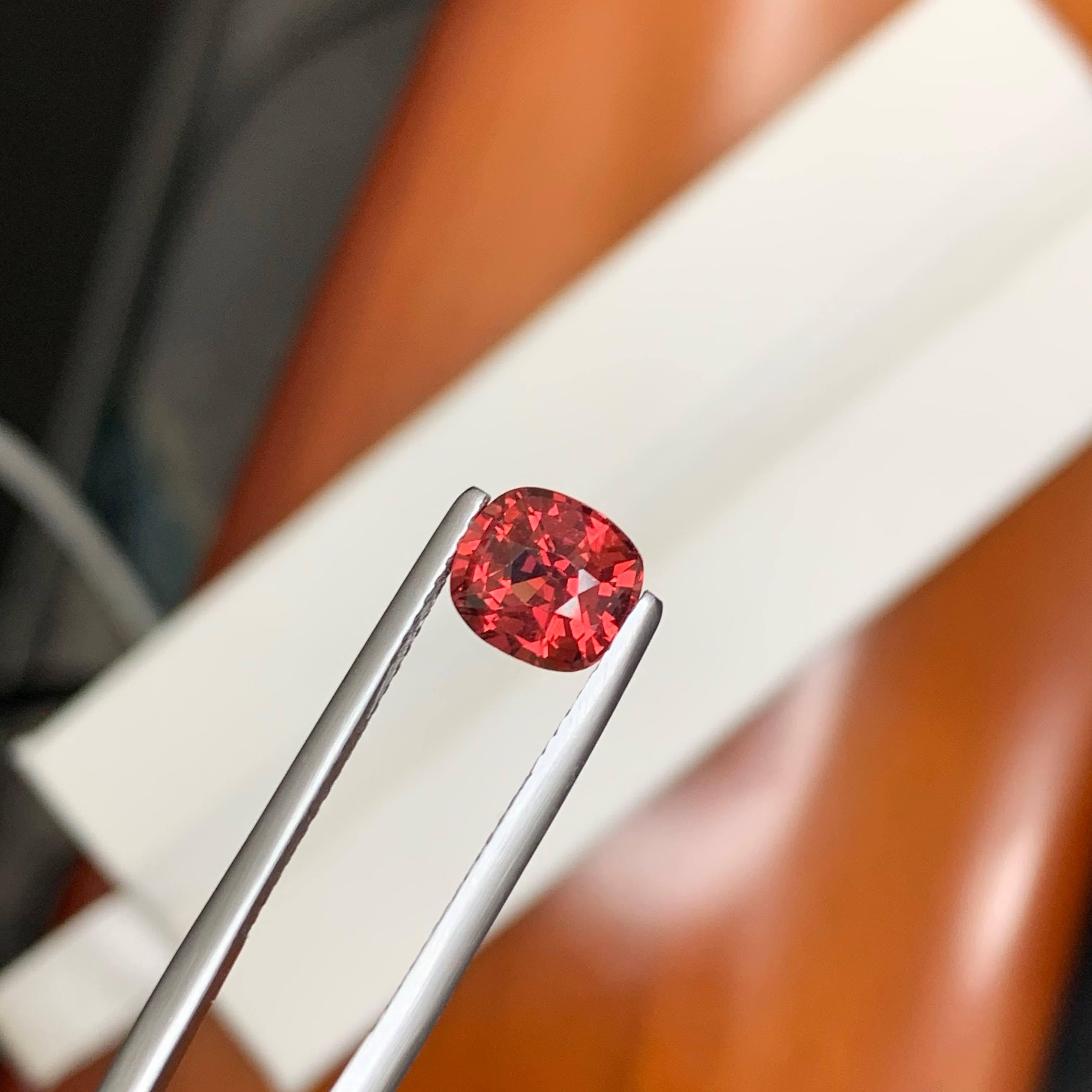 1.70 Carat Natural Loose Red Garnet Stone Cushion Cut Tanzanian Gemstone en vente 5