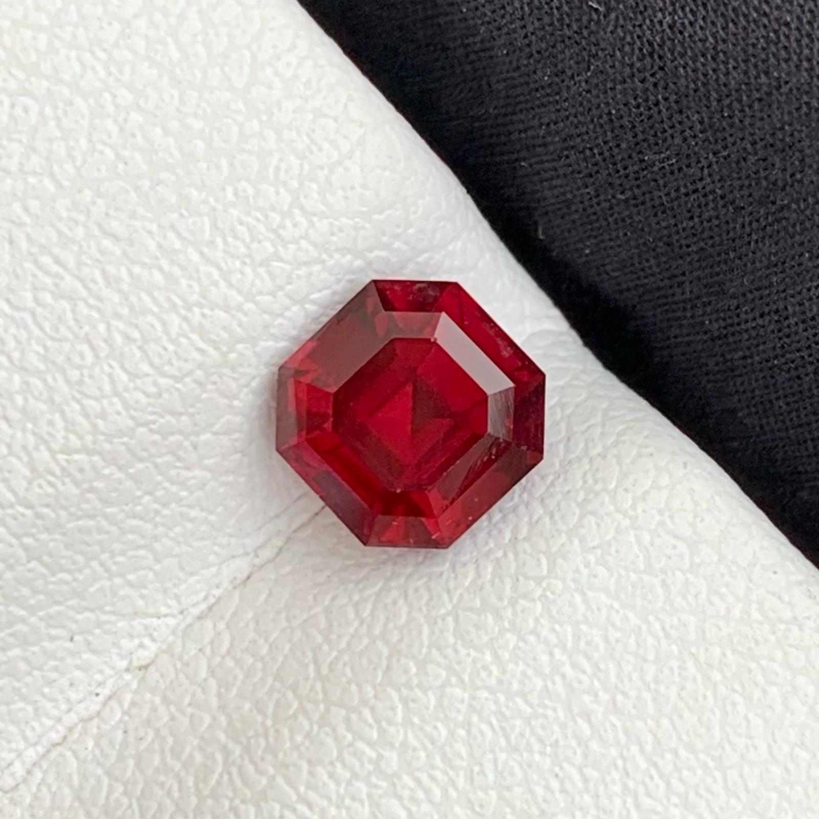 Fantástico Granate de Rodolita Natural Suelto 1,70 Quilates Joyería de Granate Anillo de Granate en Nuevo estado para la venta en Bangkok, TH