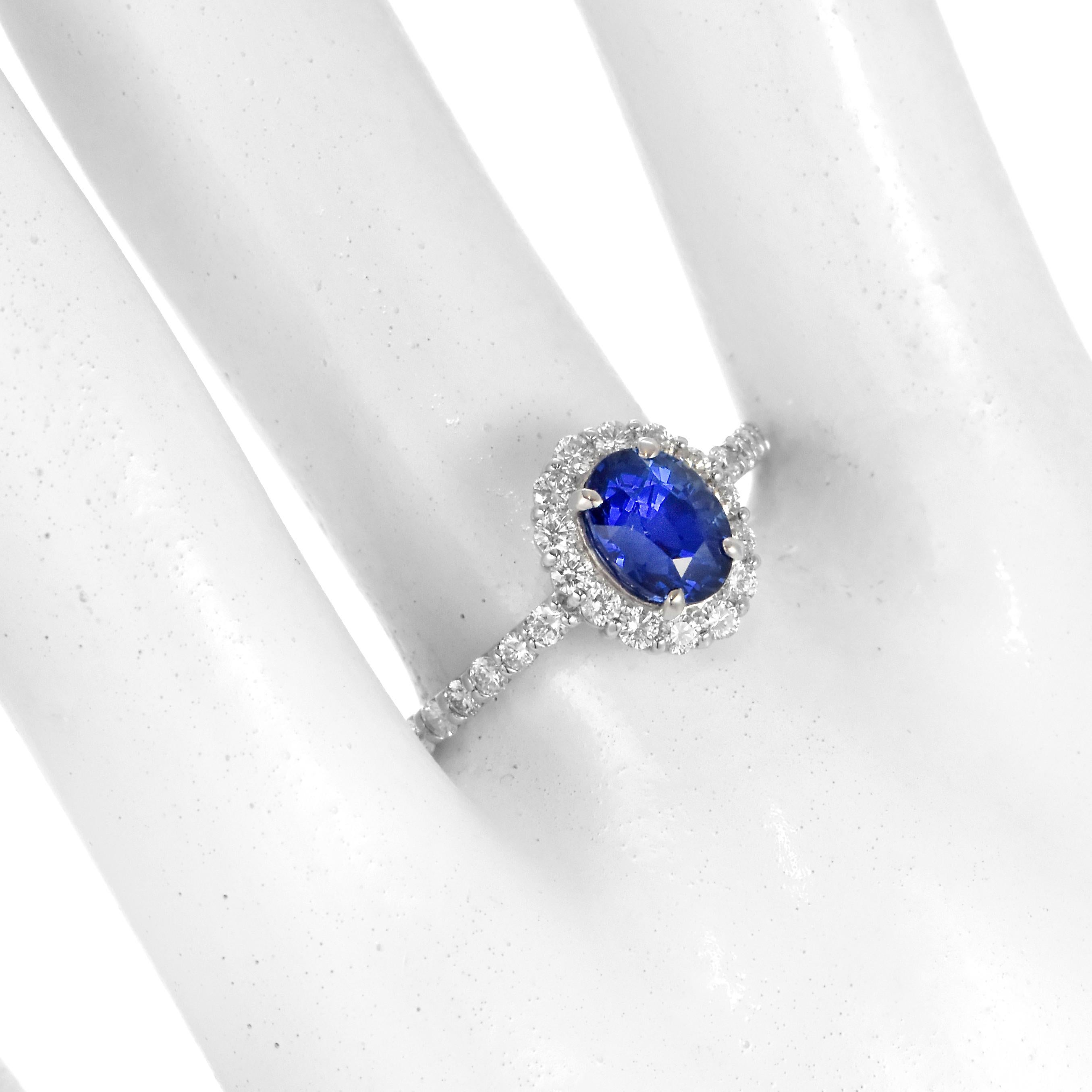 1.70 Carat Natural Sapphire and Diamond Ring Made in Platinum For Sale 6