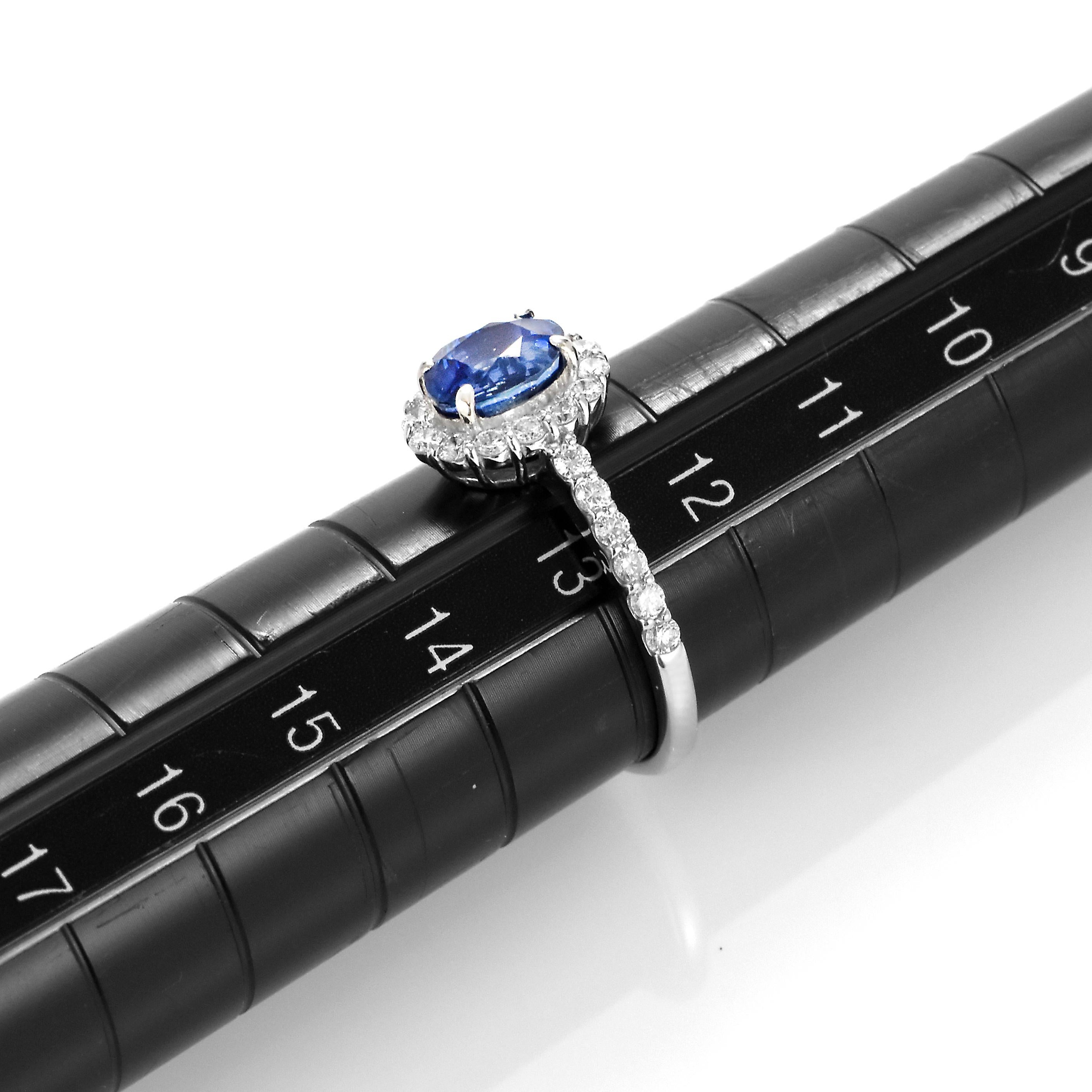1.70 Carat Natural Sapphire and Diamond Ring Made in Platinum For Sale 7