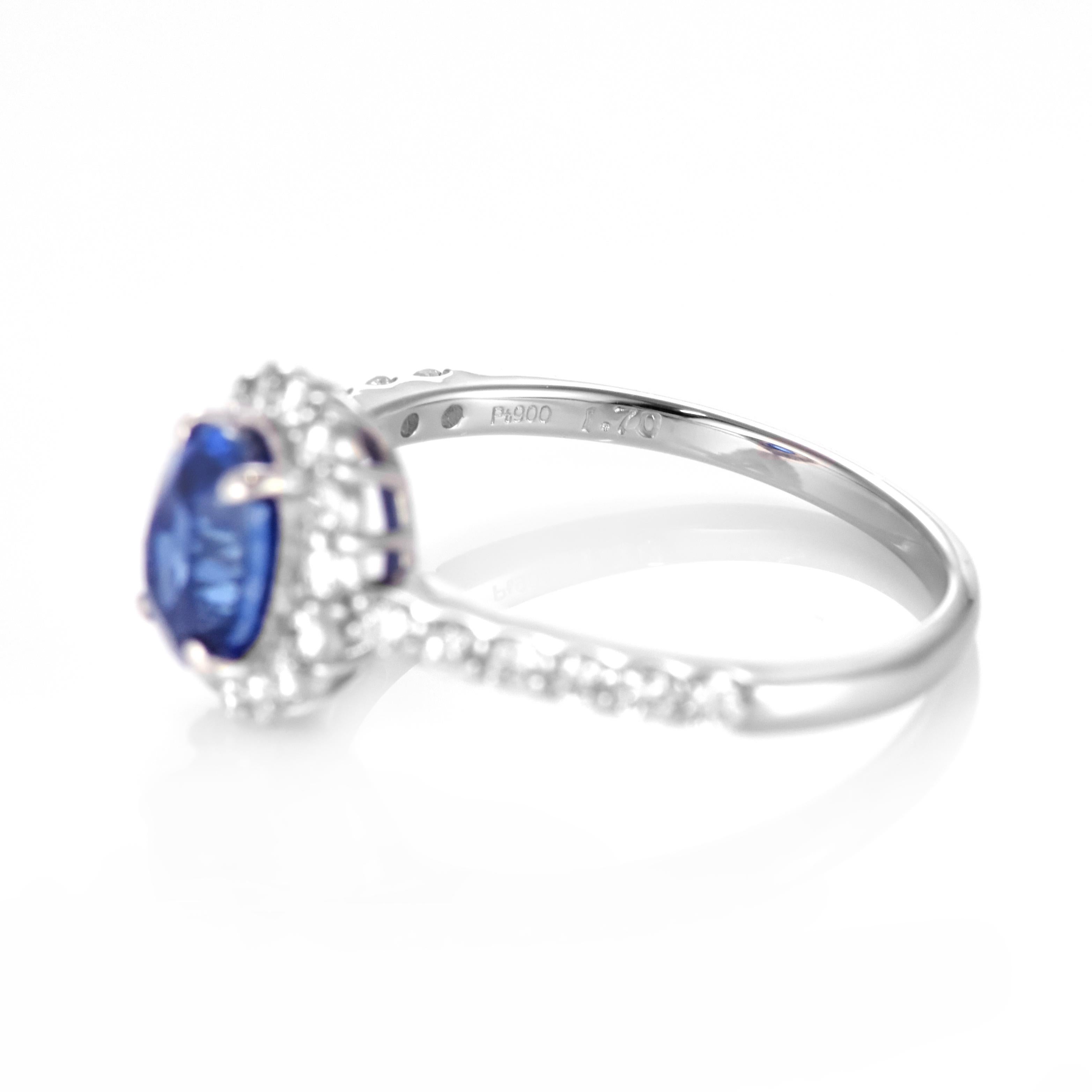 1.70 Carat Natural Sapphire and Diamond Ring Made in Platinum For Sale 2