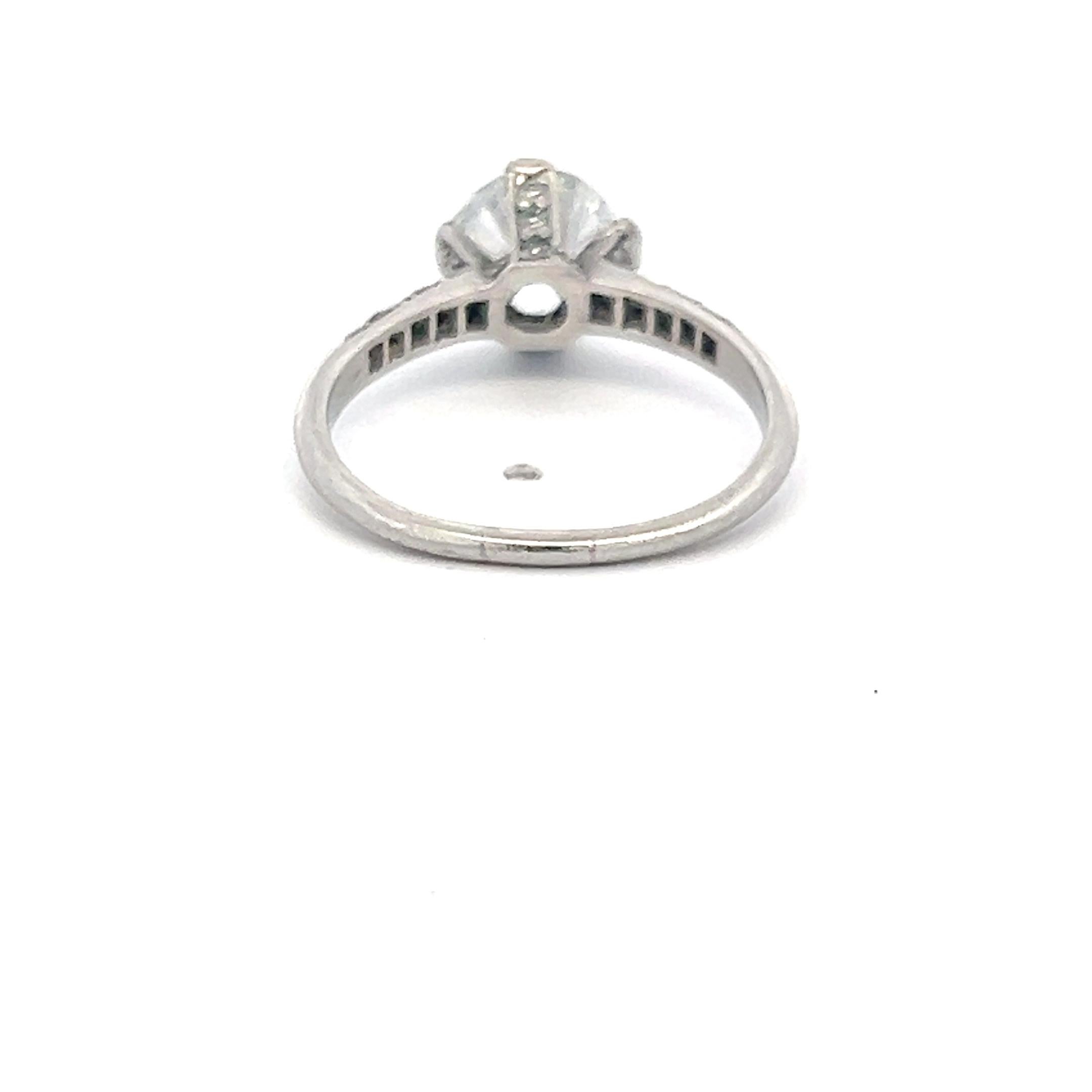 Anillo de compromiso en platino con diamantes talla europea antigua D-H SI1-SI2 de 1,70 quilates Corte europeo antiguo en venta