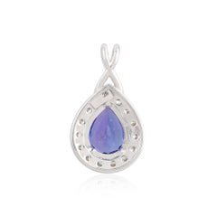 Charm di tanzanite a pera da 1,70 carati Ciondolo con pavé di diamanti da 0,53 carati Oro bianco 18 carati