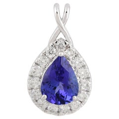 Charm di tanzanite a pera da 1,70 carati Ciondolo con pavé di diamanti da 0,53 carati Oro bianco 18 carati