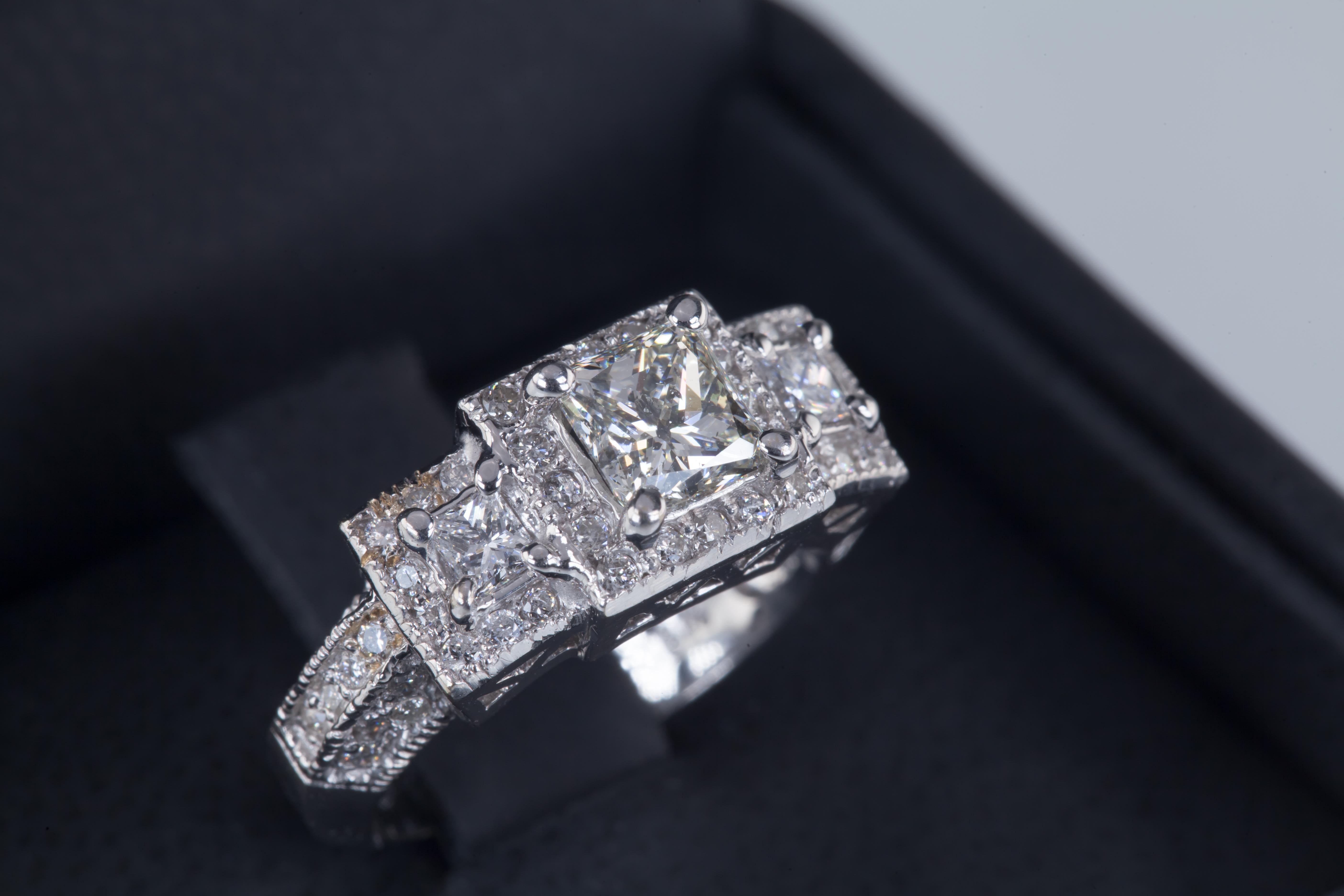 Women's or Men's 1.70 Carat Princess Cut Diamond 3-Stone 18 Karat White Gold Engagement Ring For Sale