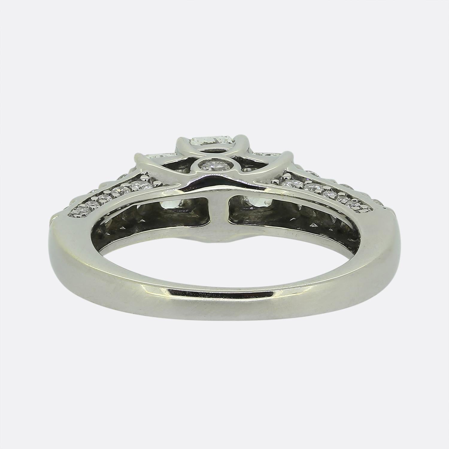 Anello di fidanzamento con diamante a taglio radiante da 1,70 carati In condizioni buone in vendita a London, GB