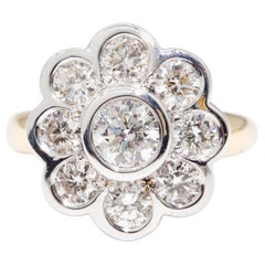 1.70 Carat Round Brilliant Cut Diamond Daisy Cluster Vintage 18 Carat Gold Ring