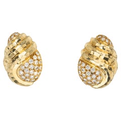 1,70 Karat runder Pave Diamant Gelbgold gehämmerte Muschel-Ohrringe mit Clip-Post