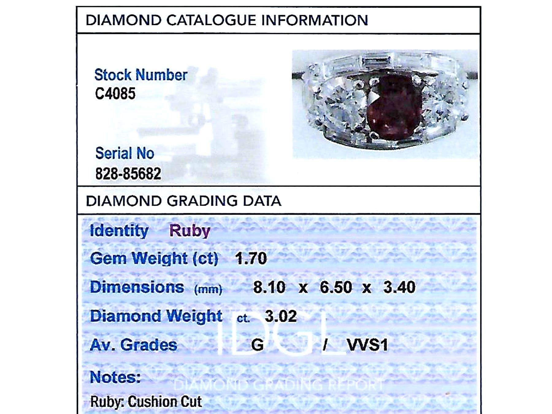 1.70 Carat Siam Ruby and 3.02 Carat Diamond Platinum Cocktail Ring, circa 1950 For Sale 3