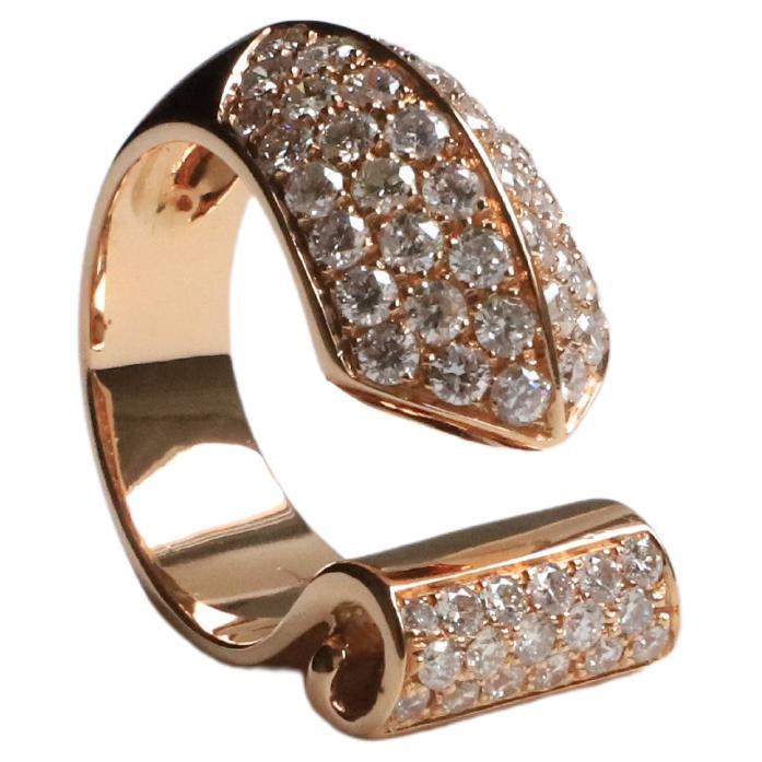 1.70 Carat White Diamonds G VS1 18 Karat Gold Deco Style Design Ring For Sale 7