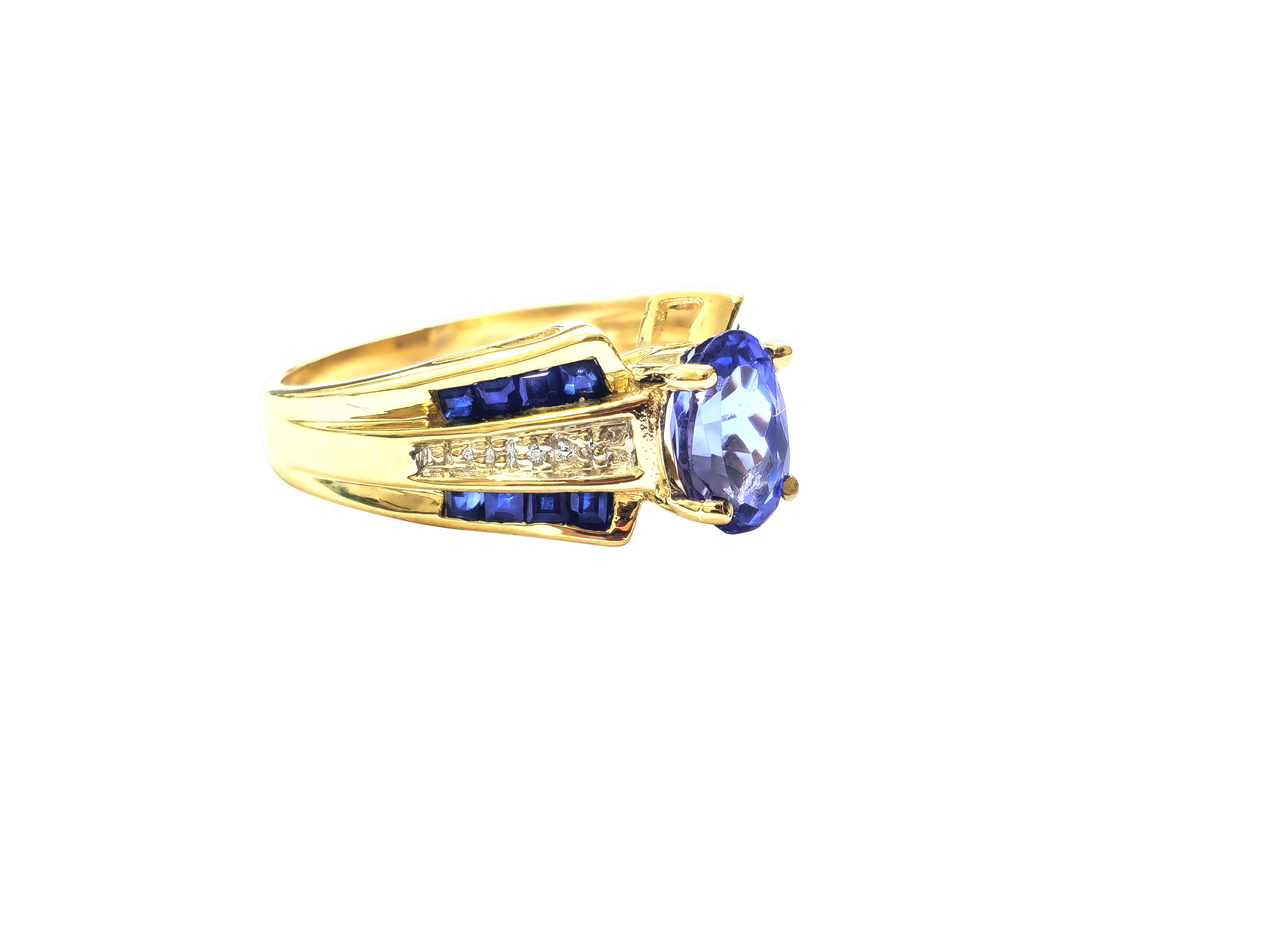 Weighing 5 grams and crafted from 14k gold, this ring features a stunning 1.5-carat tanzanite center stone complemented by 0.20 carats of blue sapphire and diamond side stones, all with SI2 clarity and G color. The ring is sized for US 6.75 and