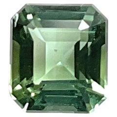 1,70 carati di tormalina verde sfaccettata taglio ovale Pietra naturale di alta qualità