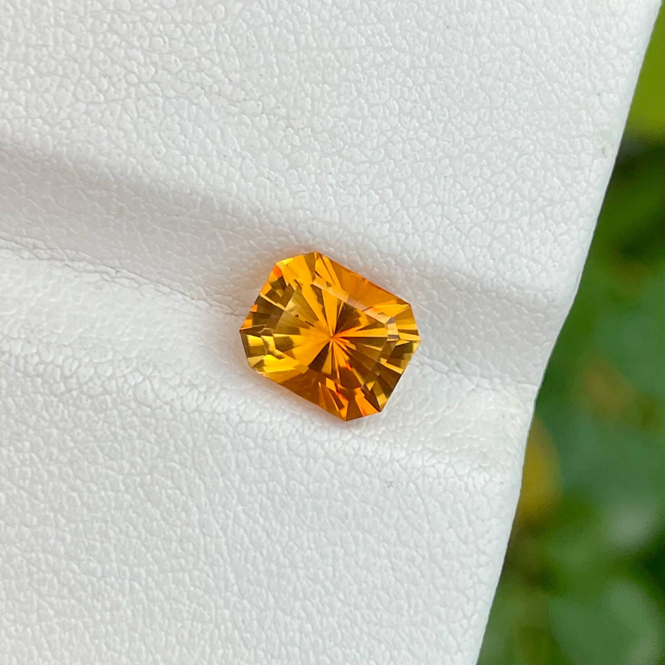 1.70 Carats Madeira Citrine Stone Custom Precision Cut Portuguese Gemstone In New Condition For Sale In Bangkok, TH